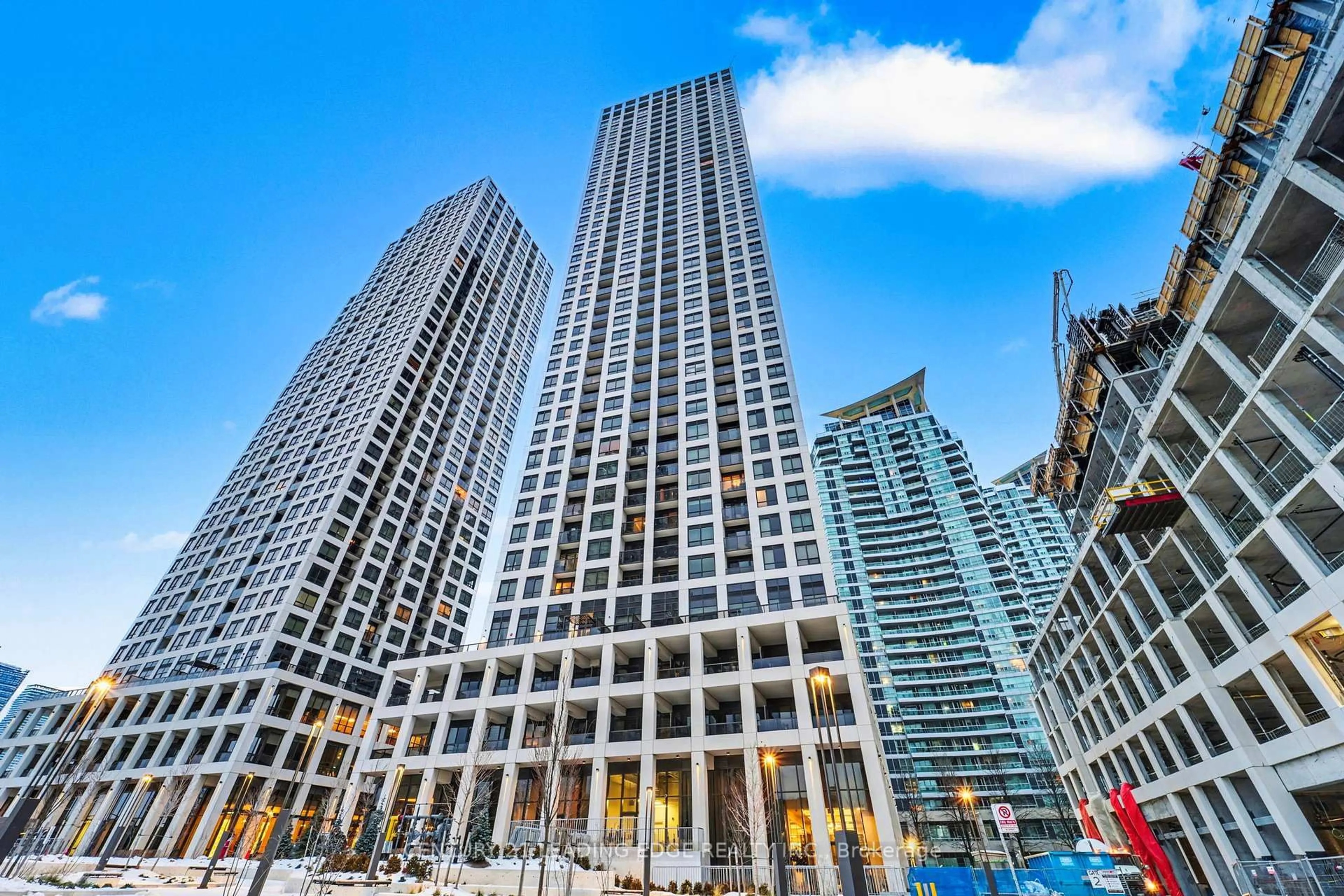 Unknown for 30 Elm Dr #3006, Mississauga Ontario L5B 0N6