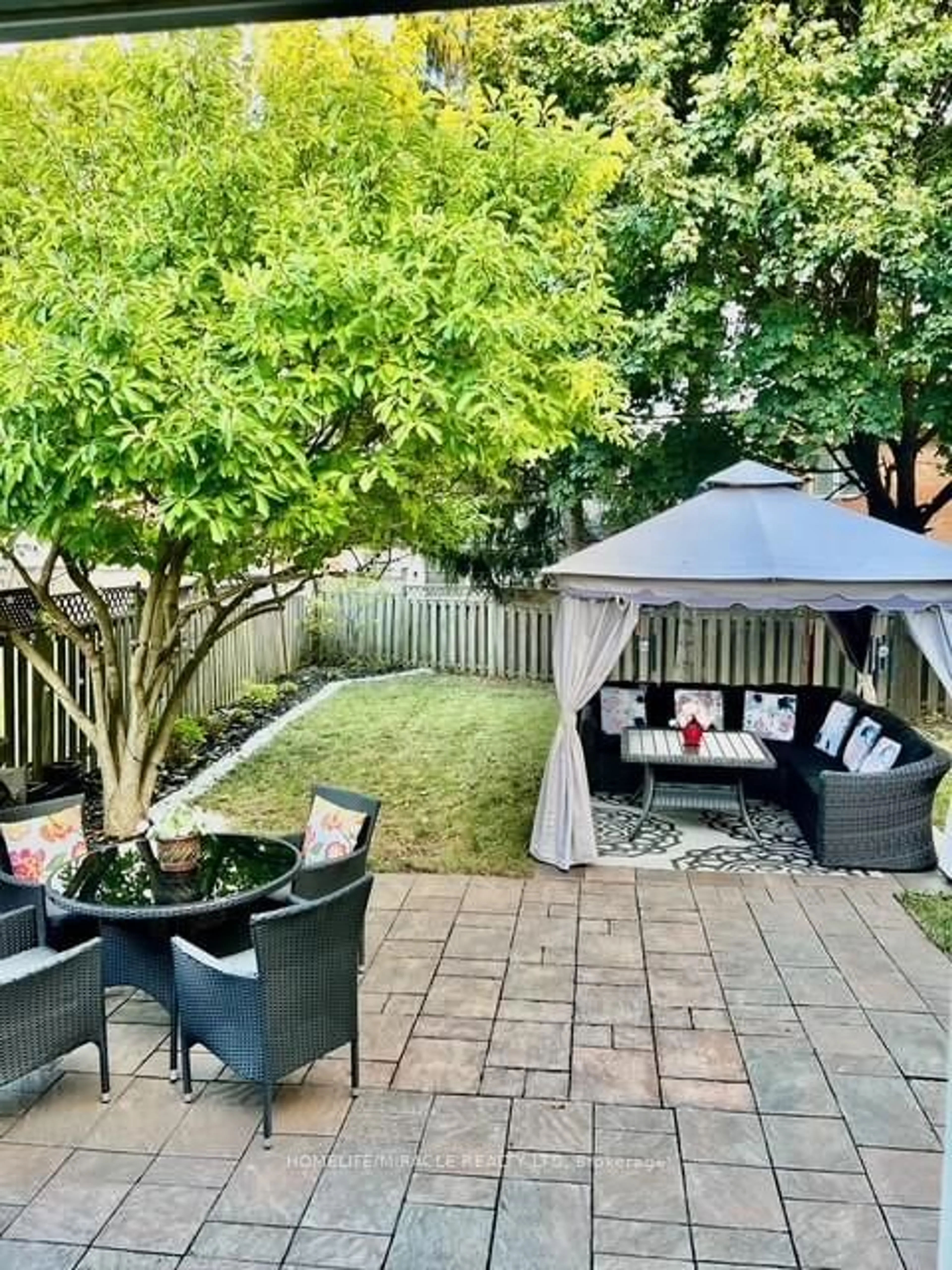 Patio, street for 82 Ready Crt, Brampton Ontario L6Y 4T4