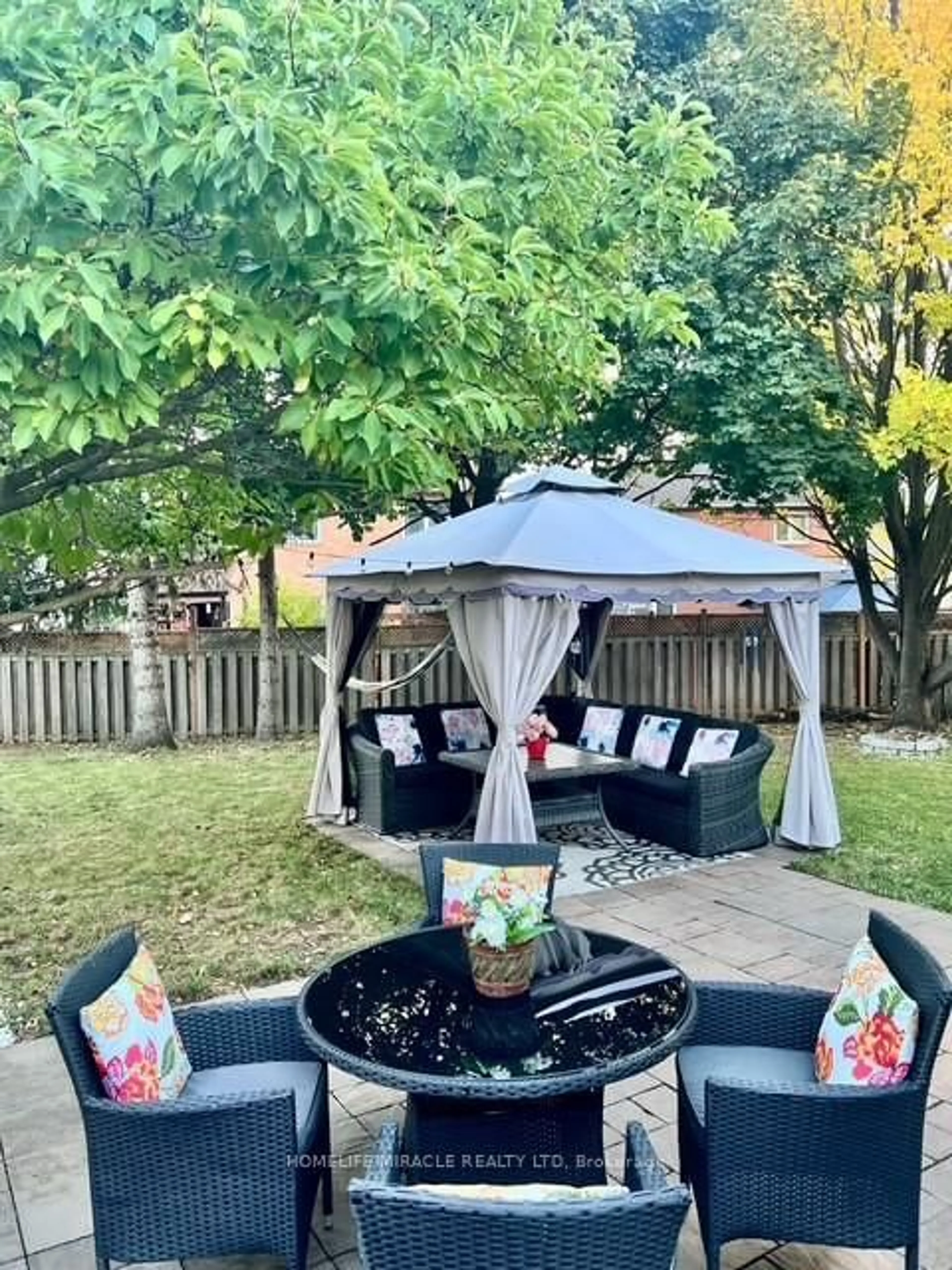 Patio, street for 82 Ready Crt, Brampton Ontario L6Y 4T4