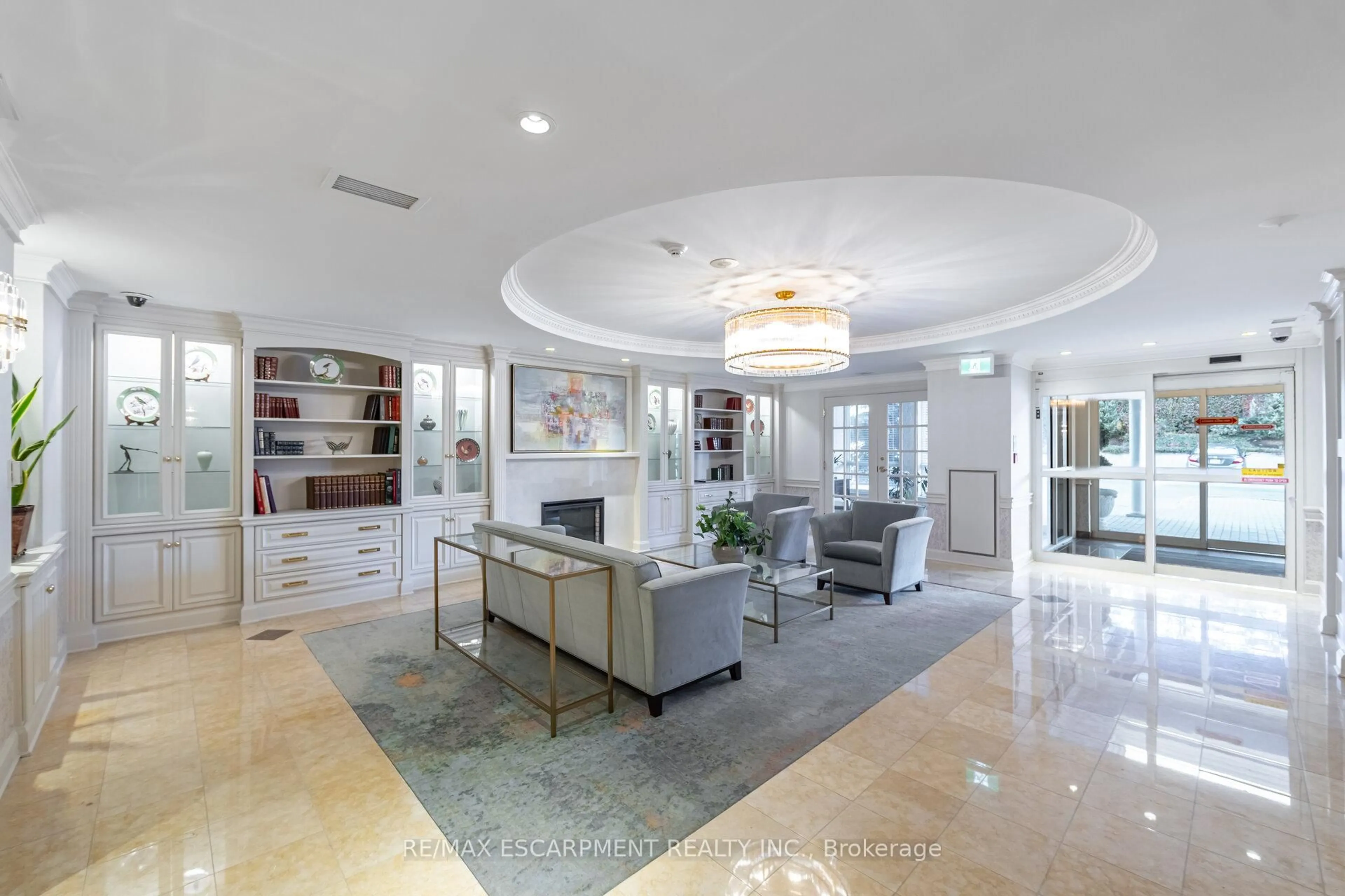 Indoor foyer for 60 Old Mill Rd #GLA1, Oakville Ontario L6J 7V9