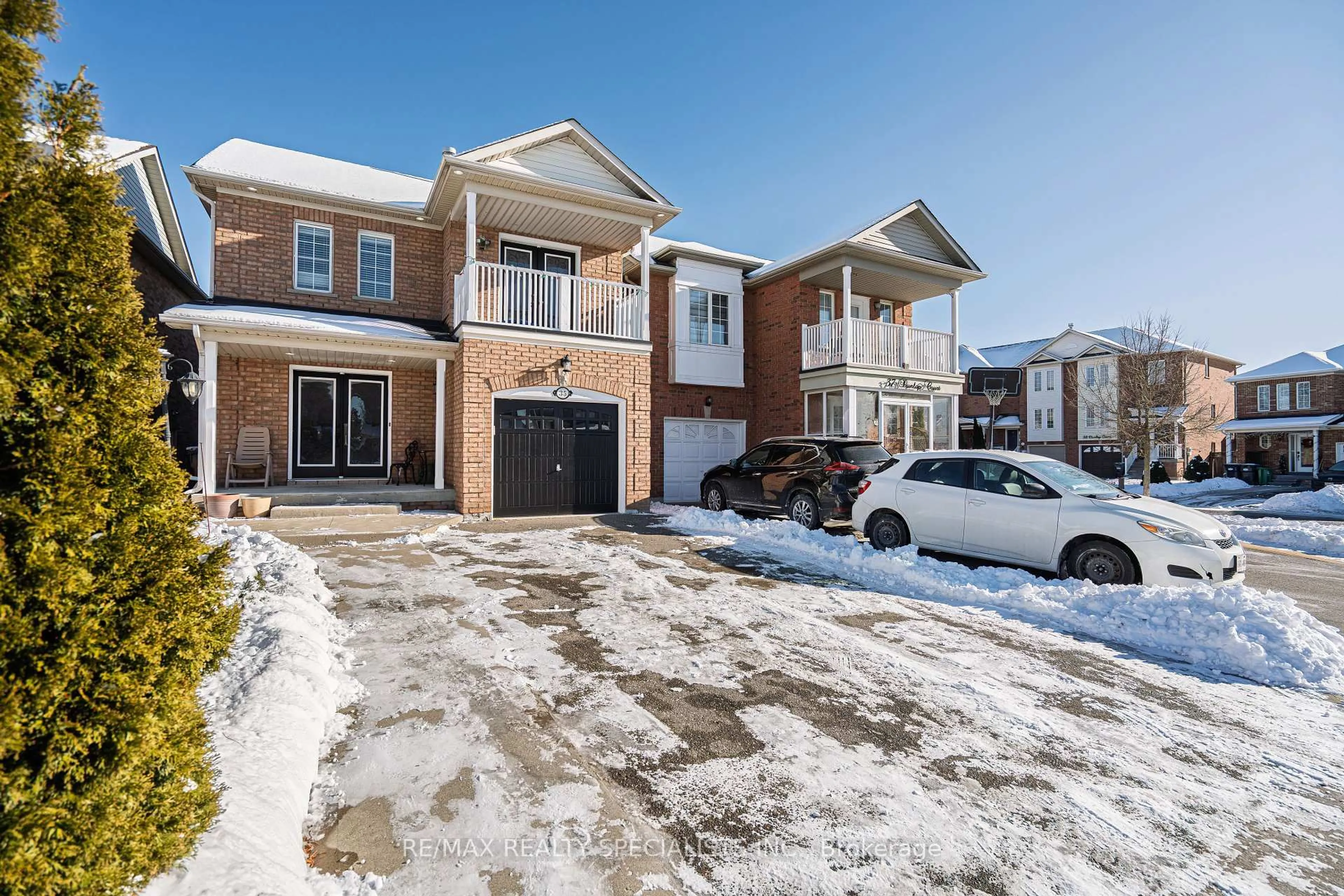 Home with brick exterior material, street for 35 Dunlop Crt, Brampton Ontario L6X 4Z9