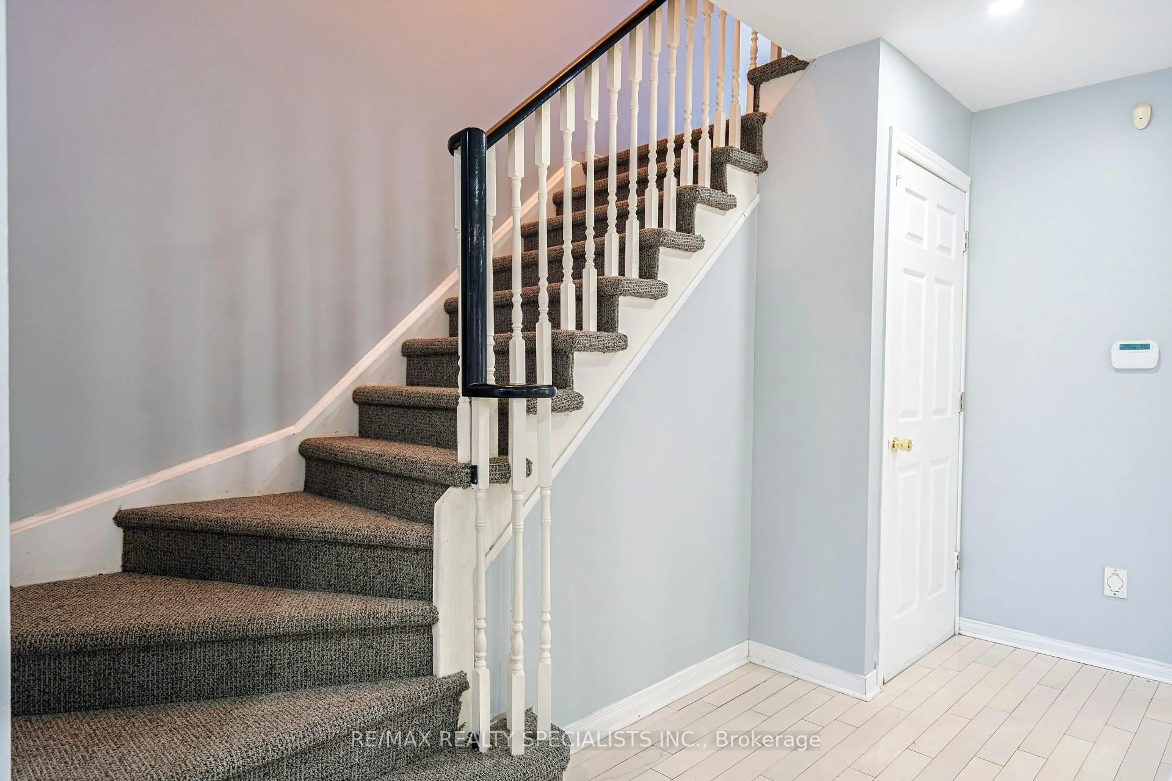 Stairs for 35 Dunlop Crt, Brampton Ontario L6X 4Z9