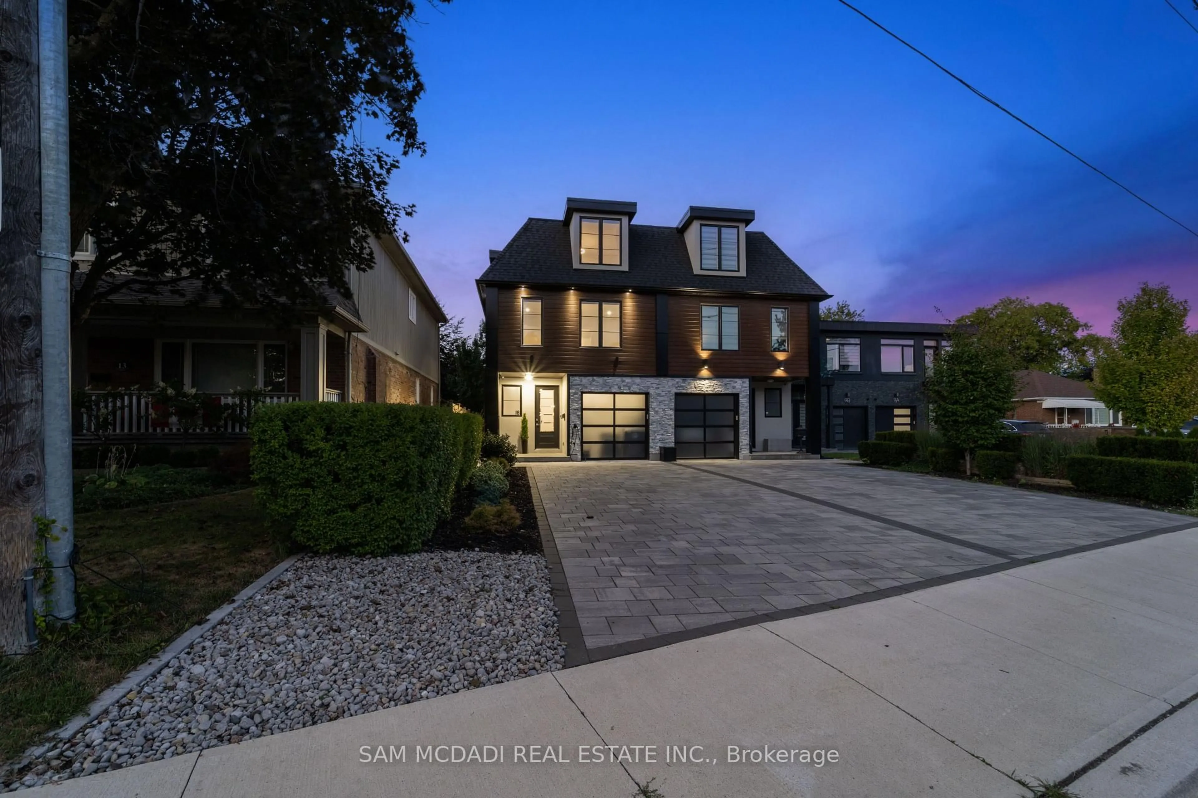 Unknown for 11B Maple Ave, Mississauga Ontario L5H 2R9