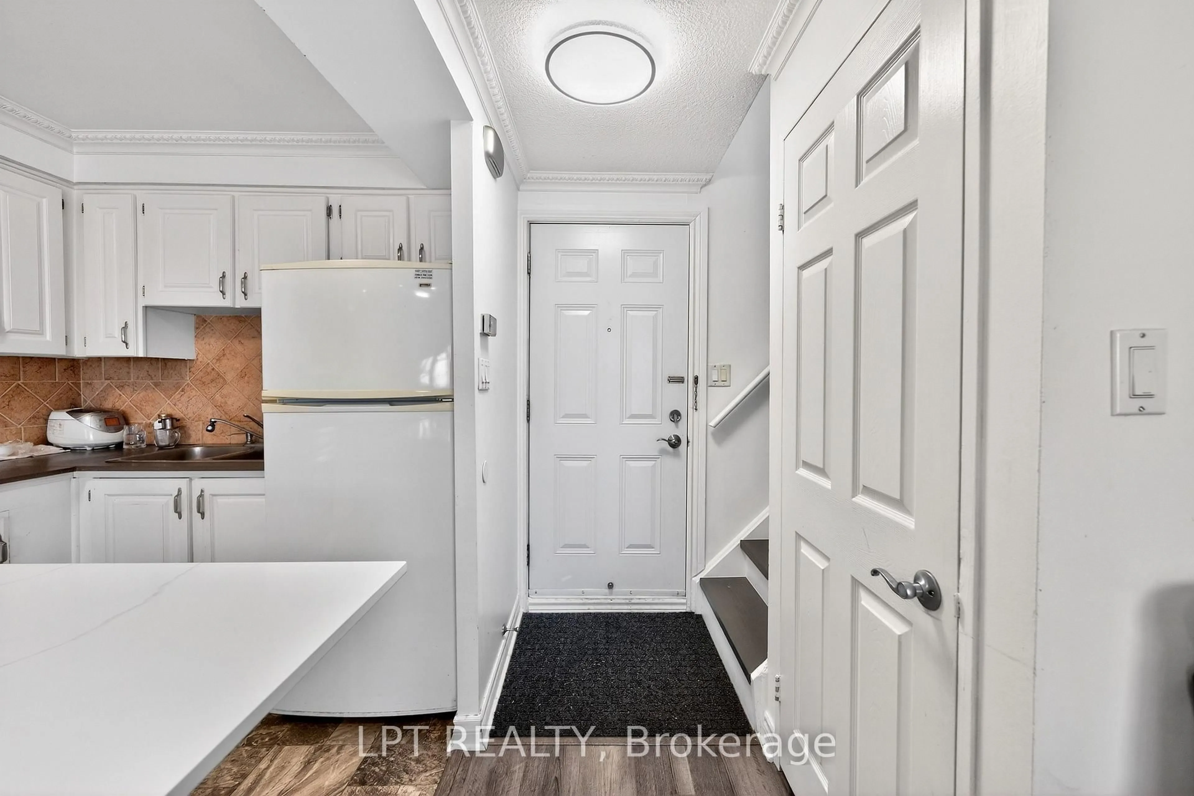 Laundry room for 3040 Constitution Blvd #103, Mississauga Ontario L4Y 3X7