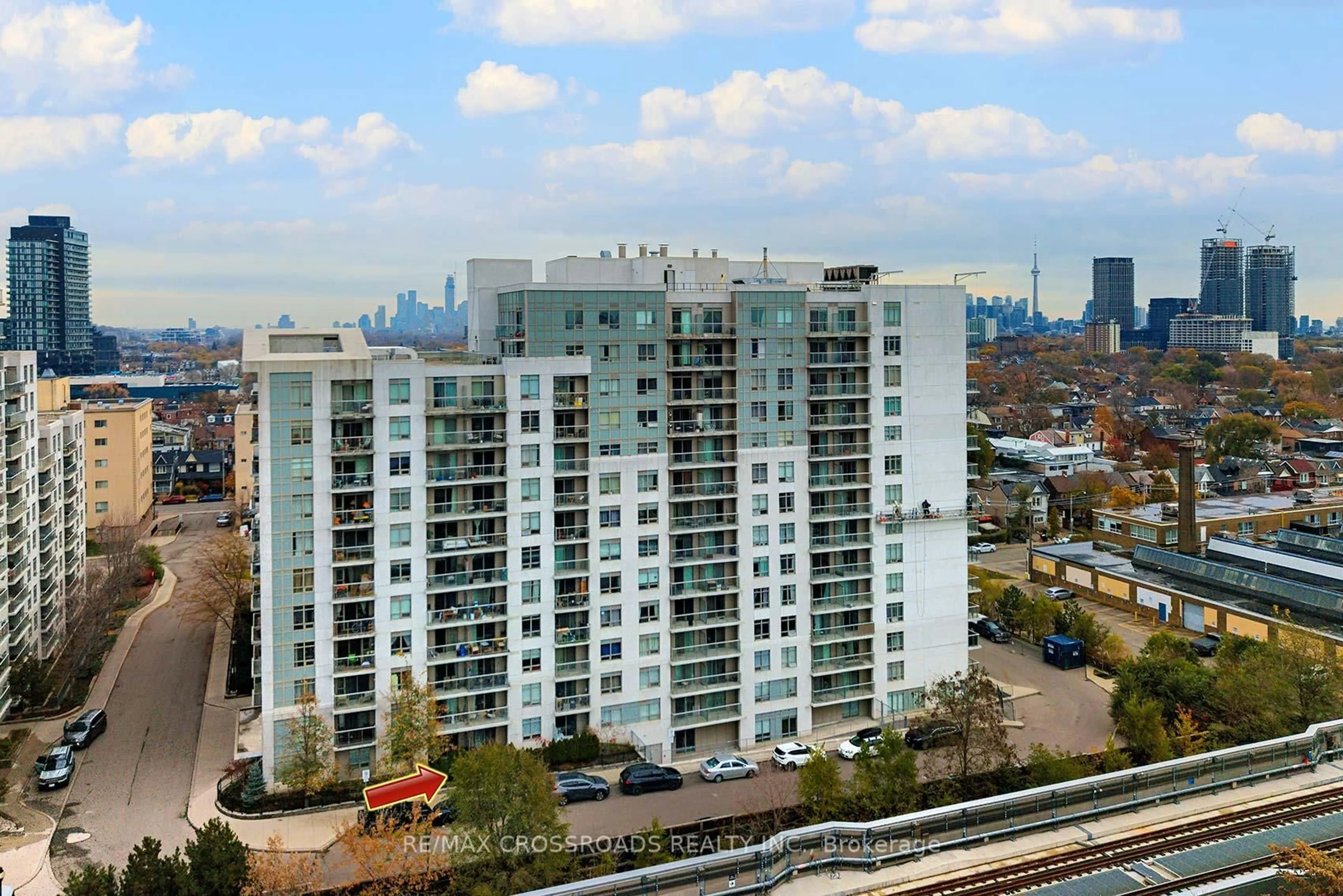 A pic from outside/outdoor area/front of a property/back of a property/a pic from drone, city buildings view from balcony for 812 Lansdowne Ave #114, Toronto Ontario M6H 4K5