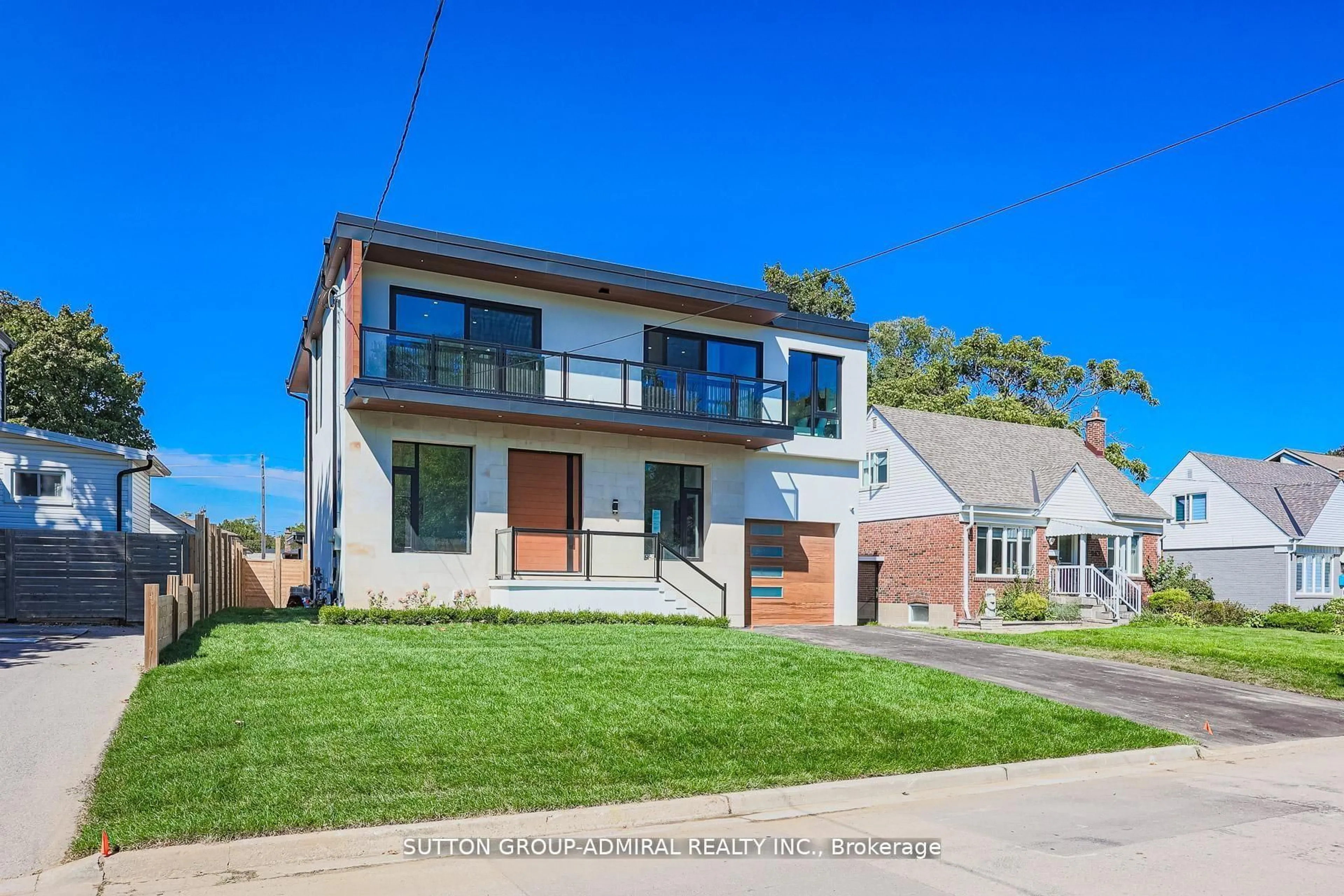 Home with brick exterior material, street for 957 Dormer St, Mississauga Ontario L5E 1T7