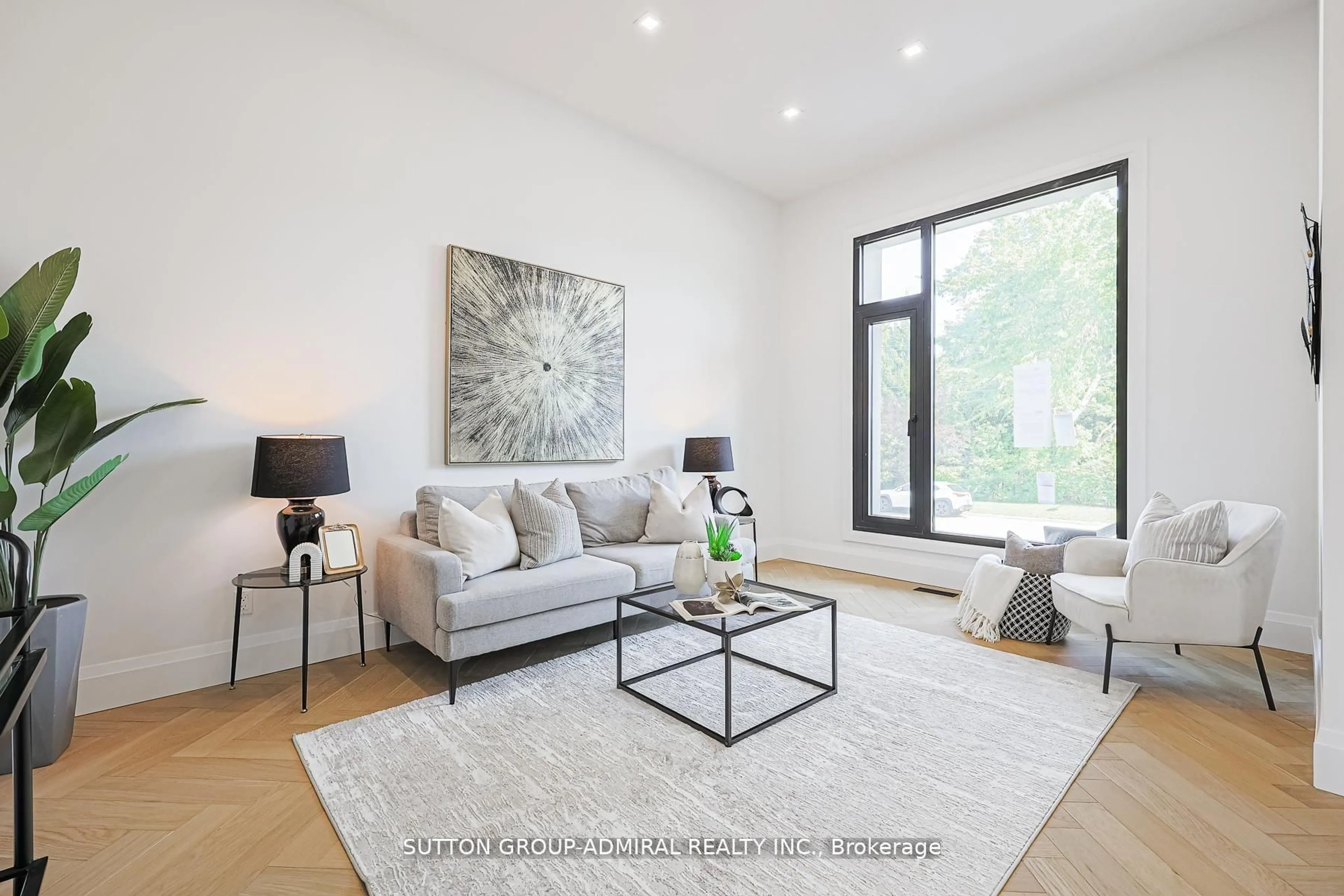 Living room with furniture, unknown for 957 Dormer St, Mississauga Ontario L5E 1T7