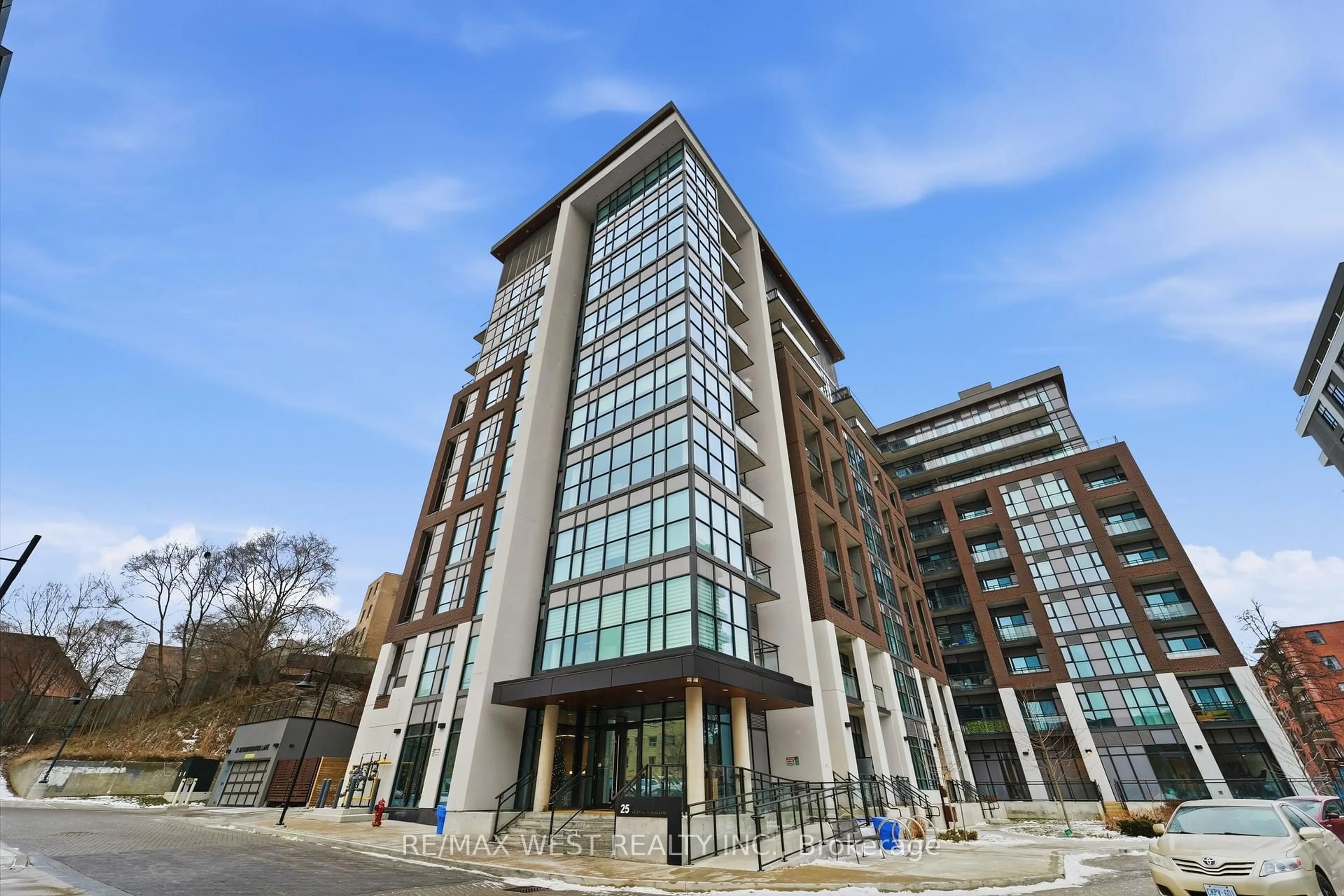 Indoor foyer for 25 Neighbourhood Lane #306, Toronto Ontario M8Y 0C4