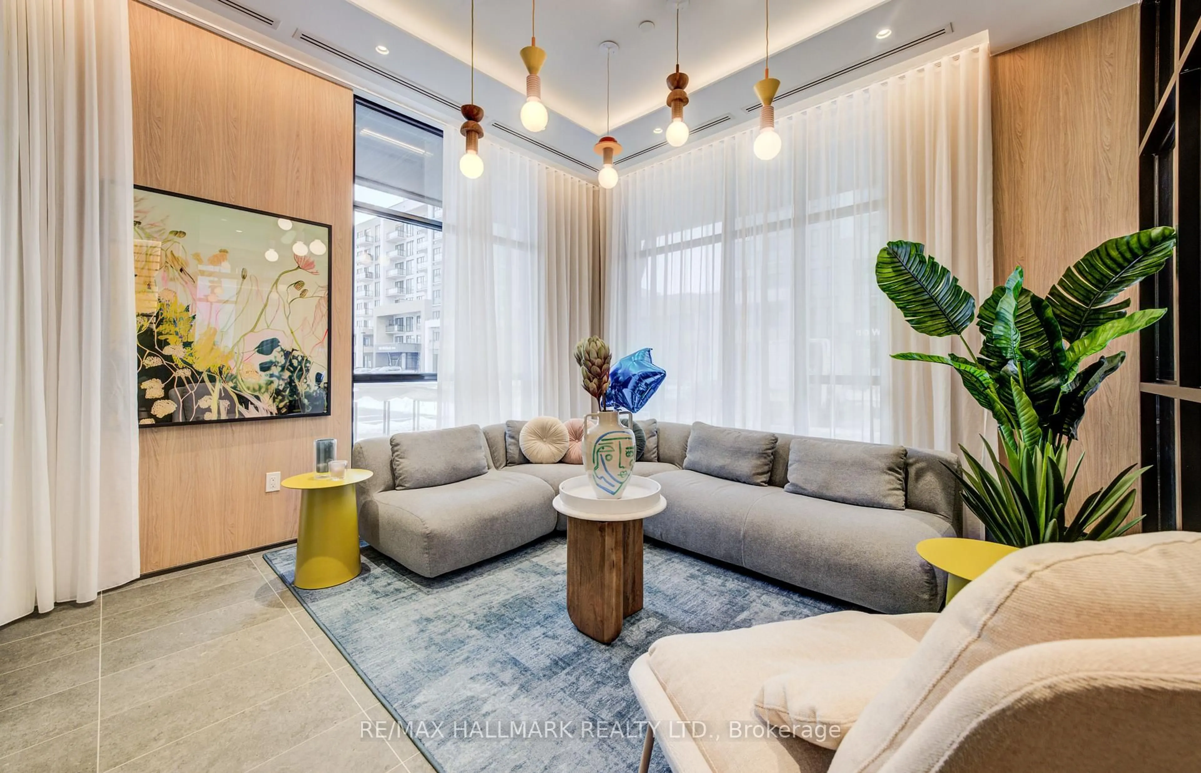 Living room with furniture, unknown for 720 Whitlock Ave, Milton Ontario L9E 1S2