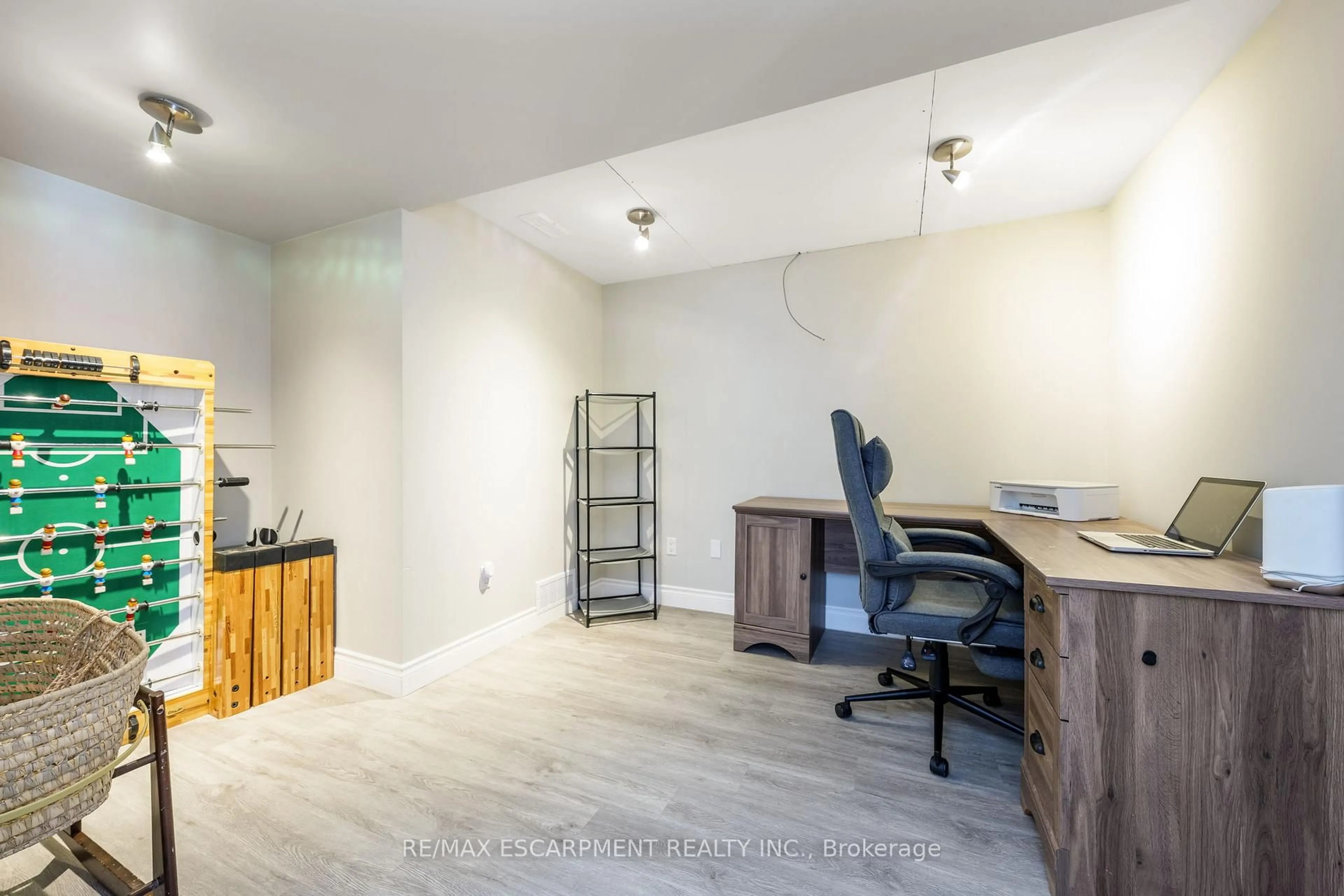 A pic of a room for 85 Biscayne Cres, Orangeville Ontario L9W 5E1