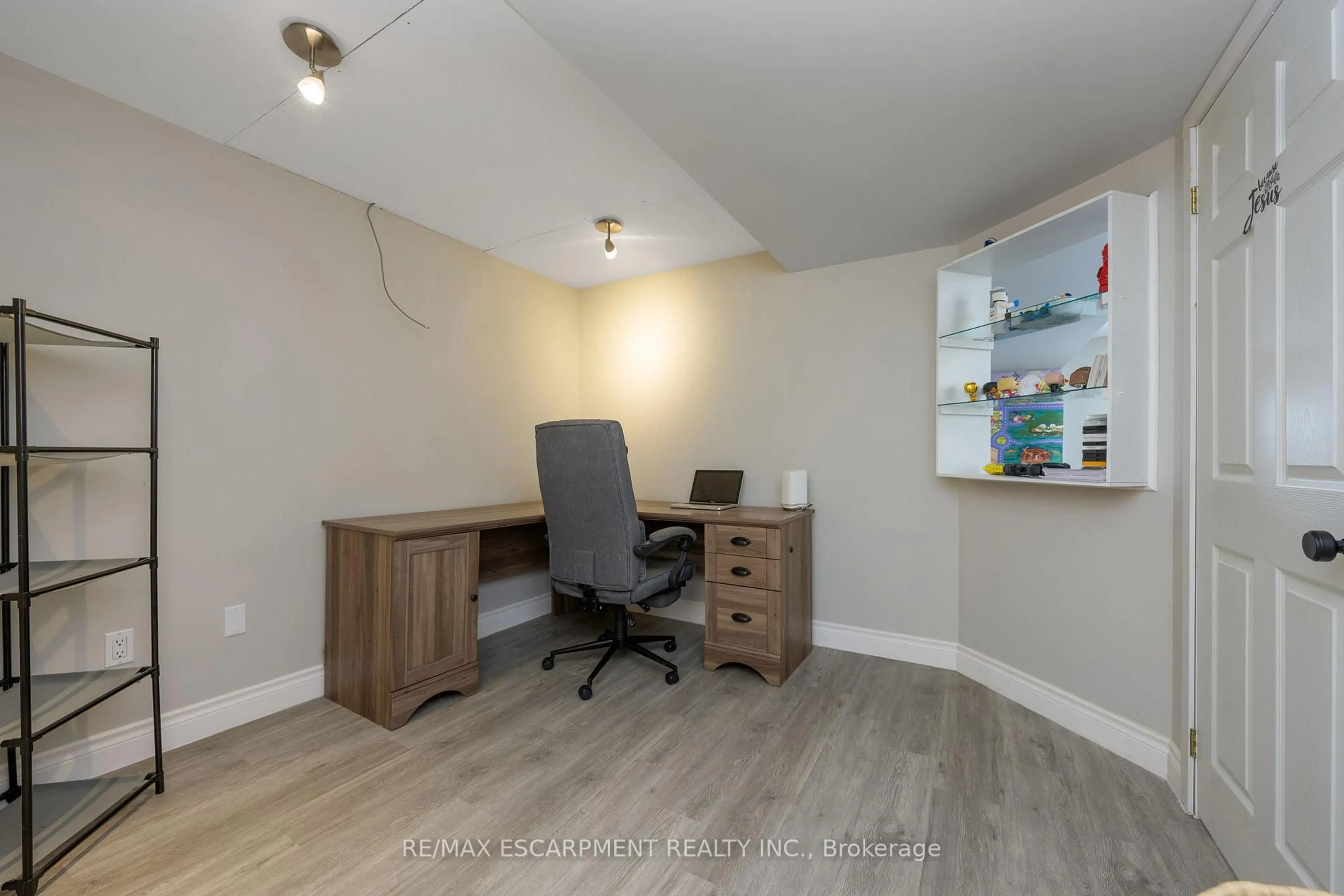 A pic of a room for 85 Biscayne Cres, Orangeville Ontario L9W 5E1