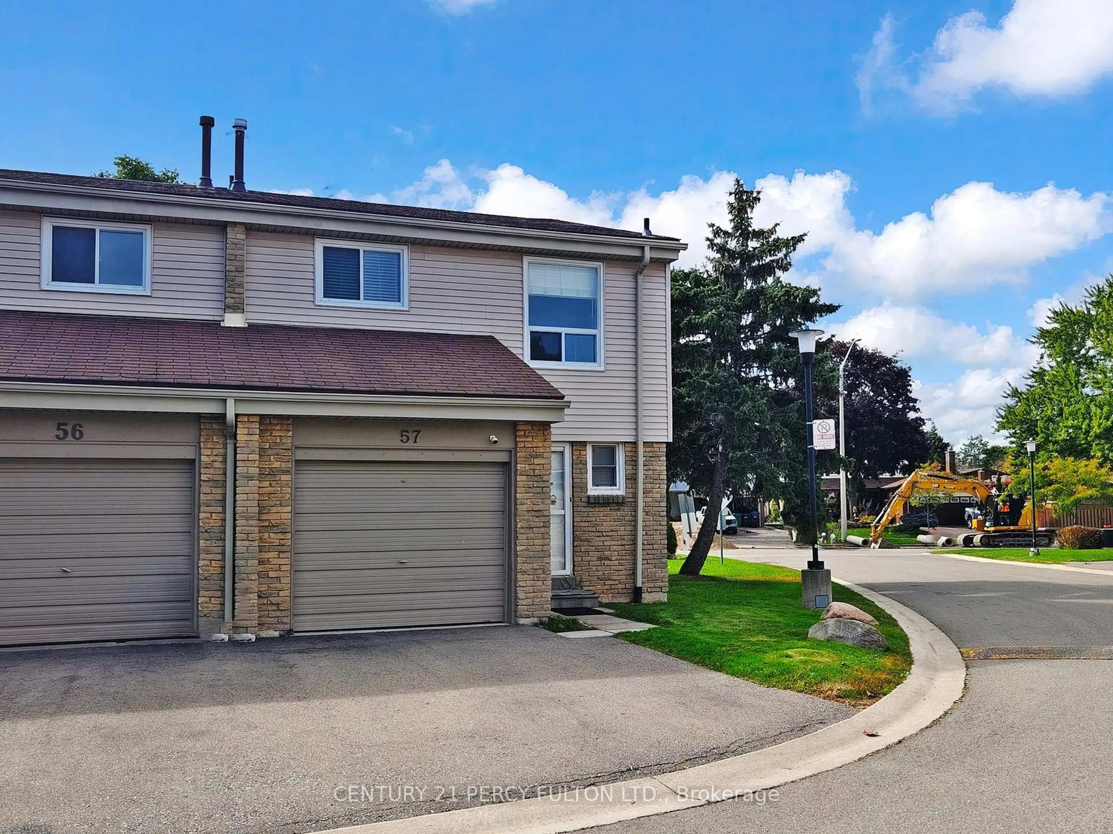 A pic from outside/outdoor area/front of a property/back of a property/a pic from drone, street for 5730 Montevideo Rd #57, Mississauga Ontario L5N 2M4