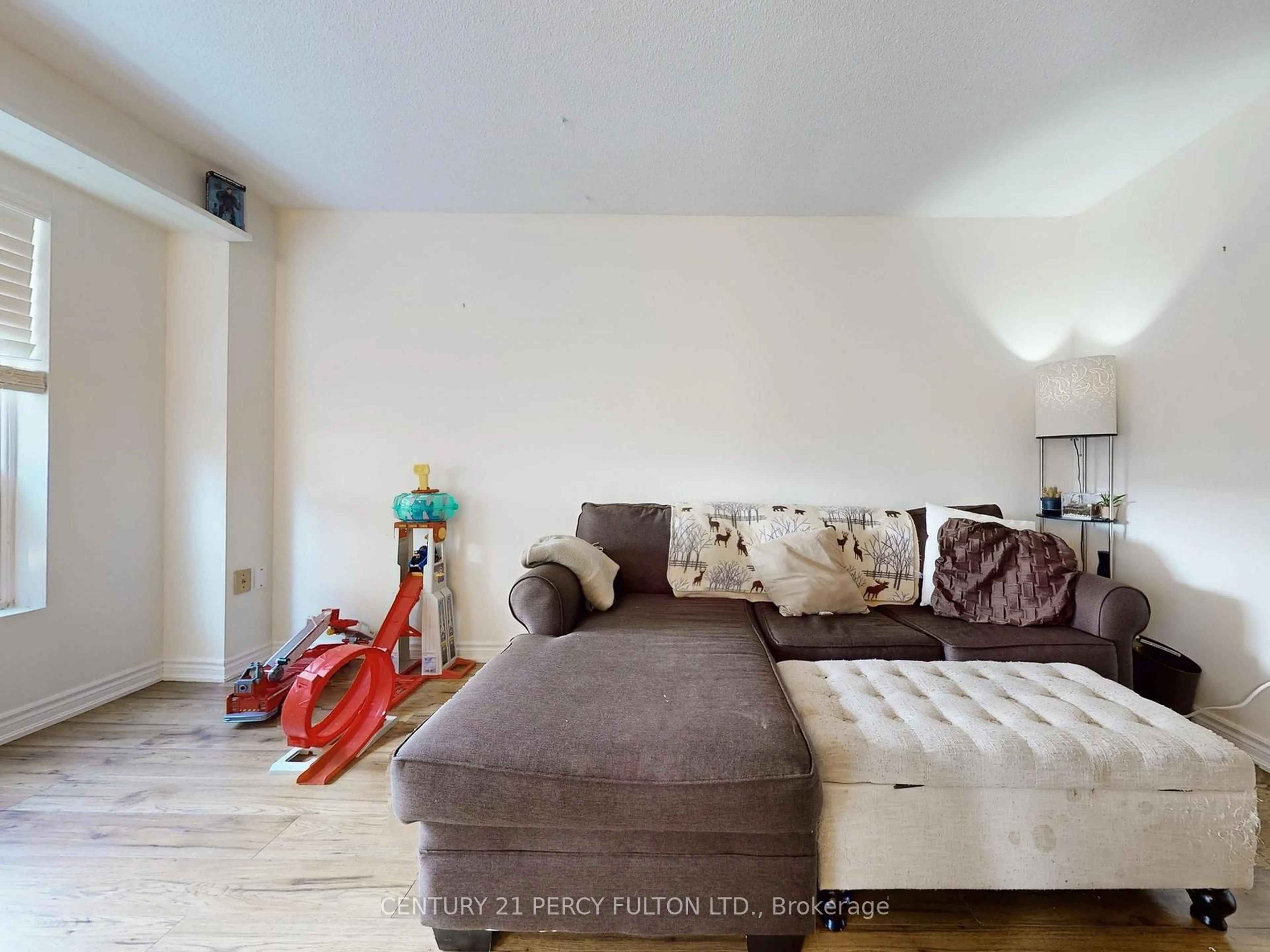 A pic of a room for 5730 Montevideo Rd #57, Mississauga Ontario L5N 2M4