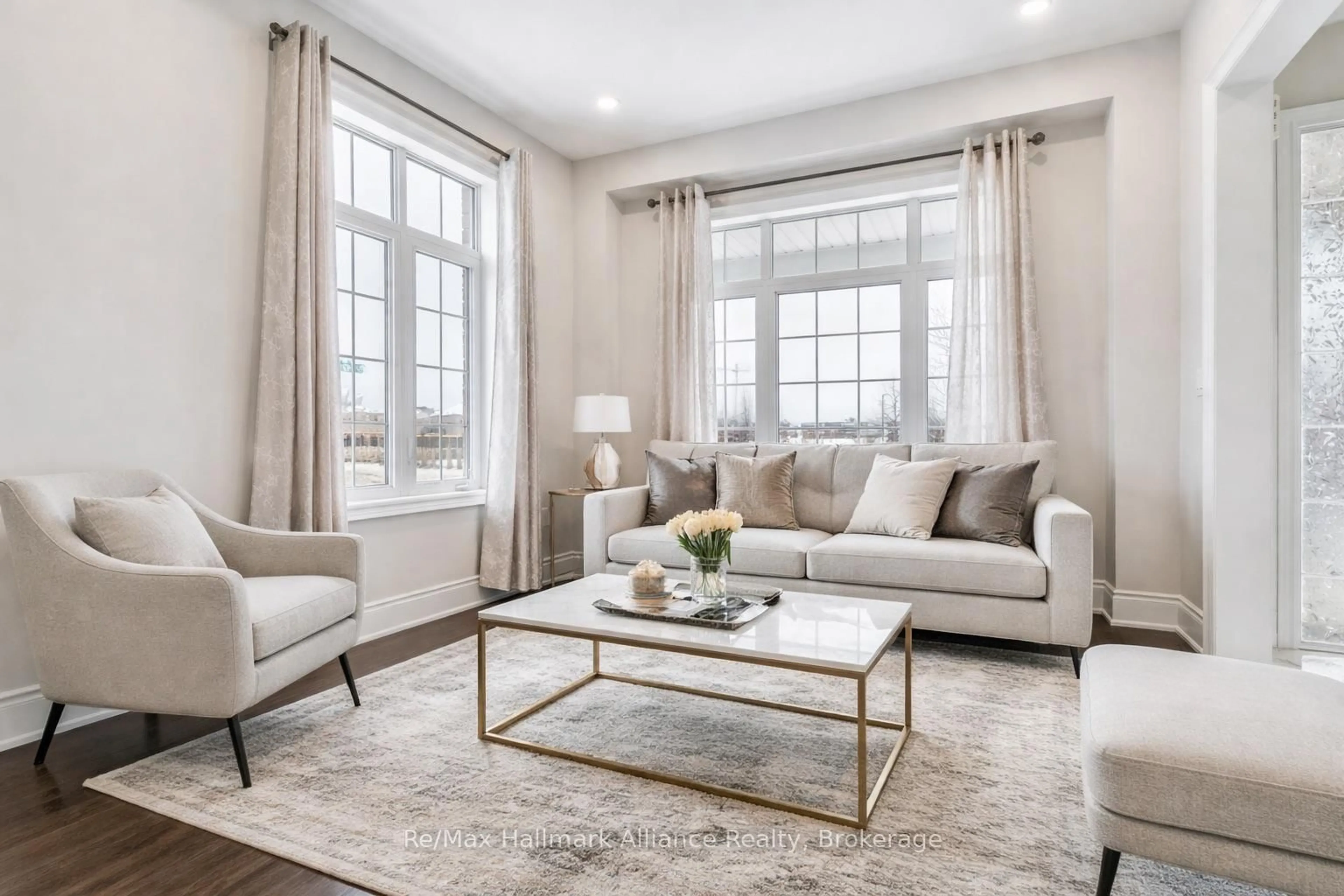 Living room with furniture, unknown for 425 Threshing Mill Blvd, Oakville Ontario L6H 0T4