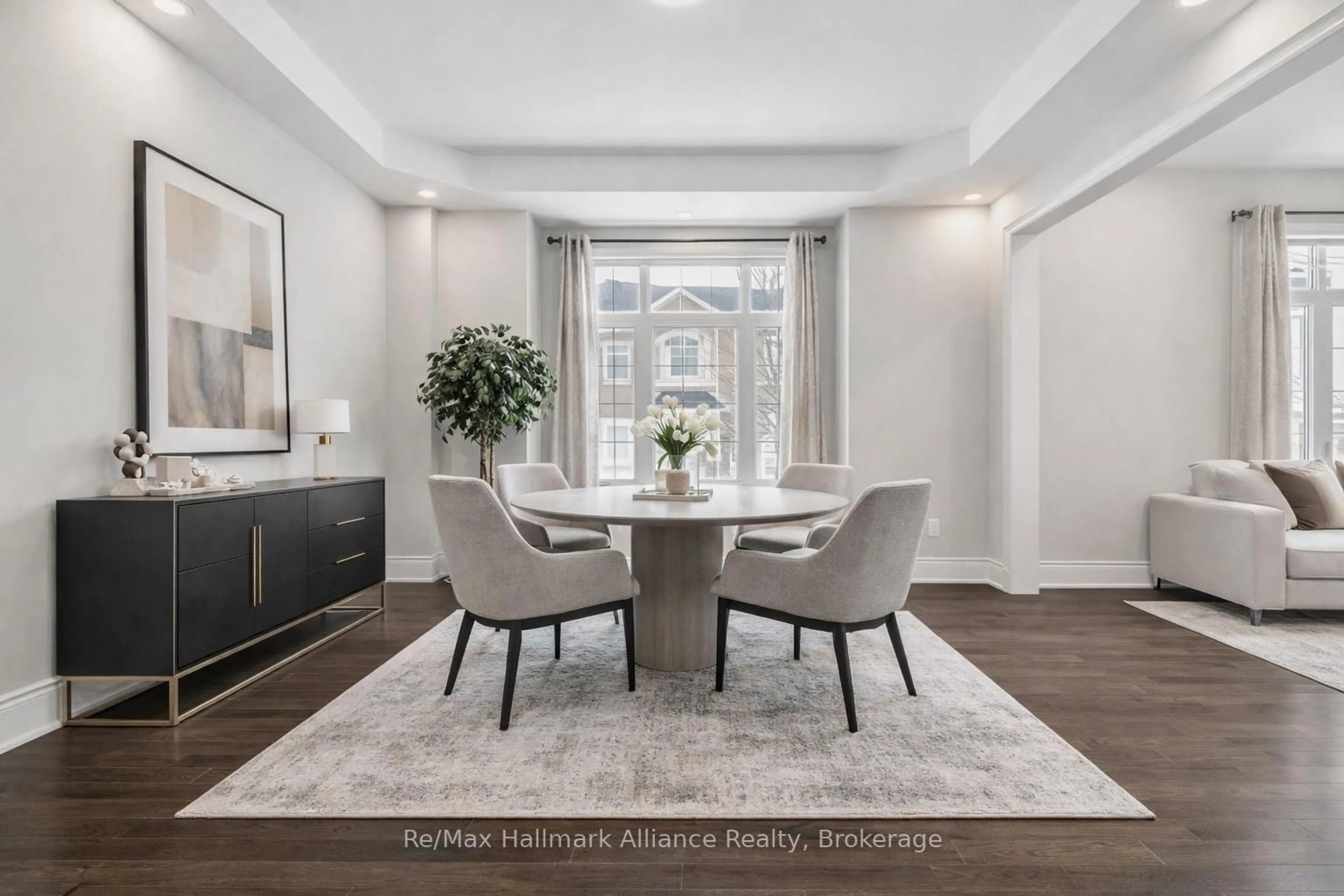 Dining room, unknown for 425 Threshing Mill Blvd, Oakville Ontario L6H 0T4