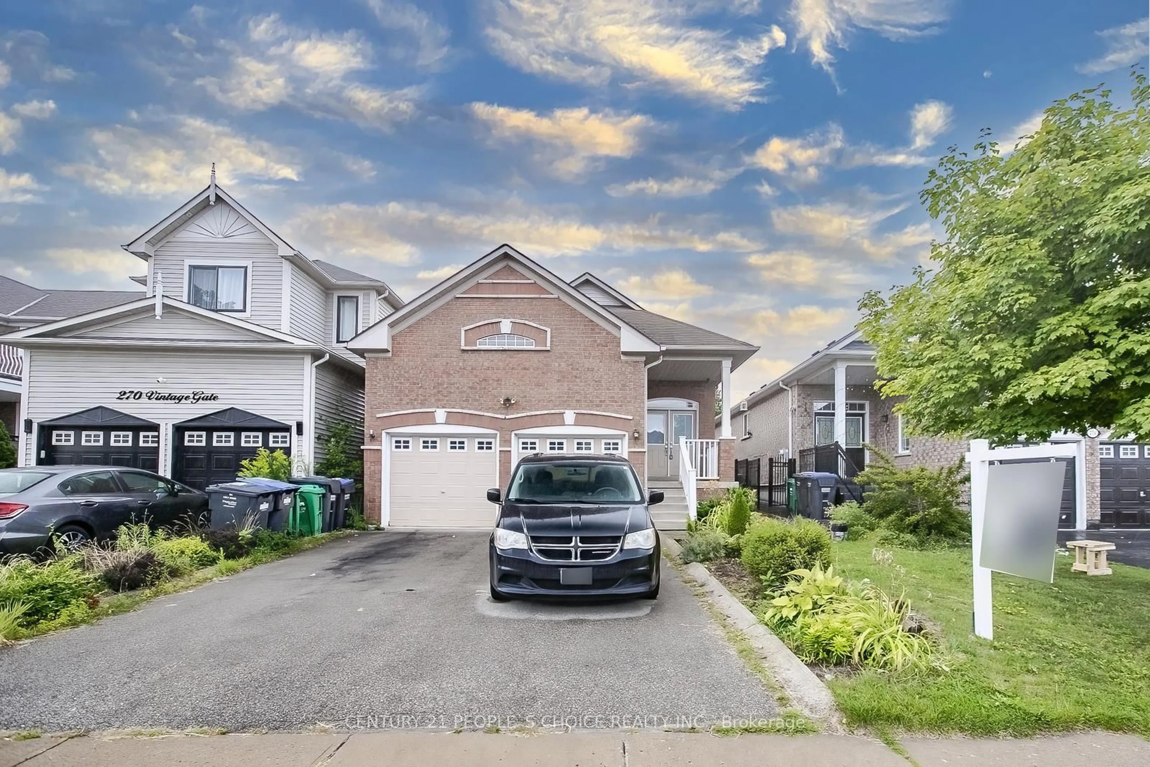 A pic from outside/outdoor area/front of a property/back of a property/a pic from drone, street for 272 Vintage Gate, Brampton Ontario L6X 5B7