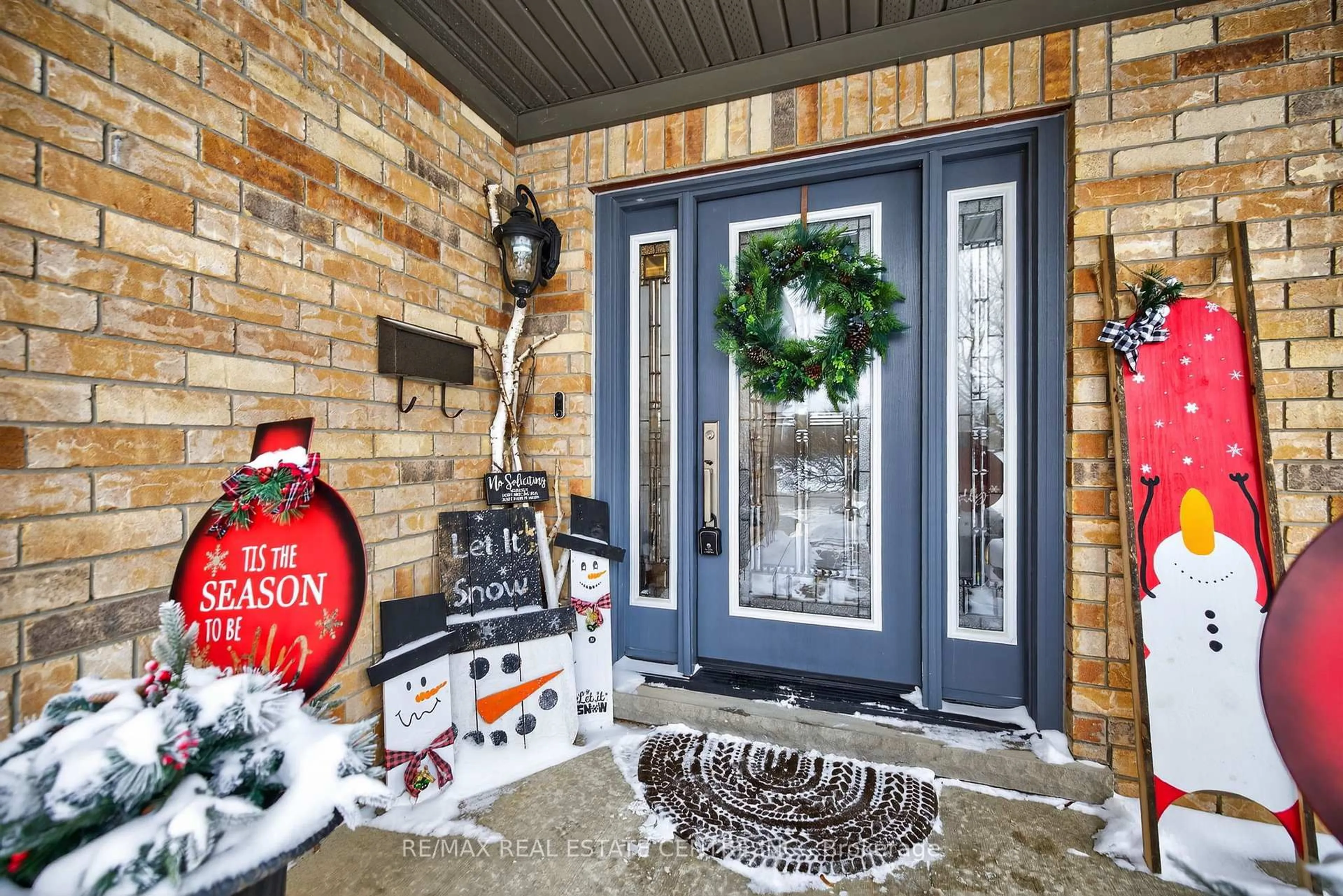 Indoor entryway for 33 Cameron Cres, Orangeville Ontario L9W 5G8