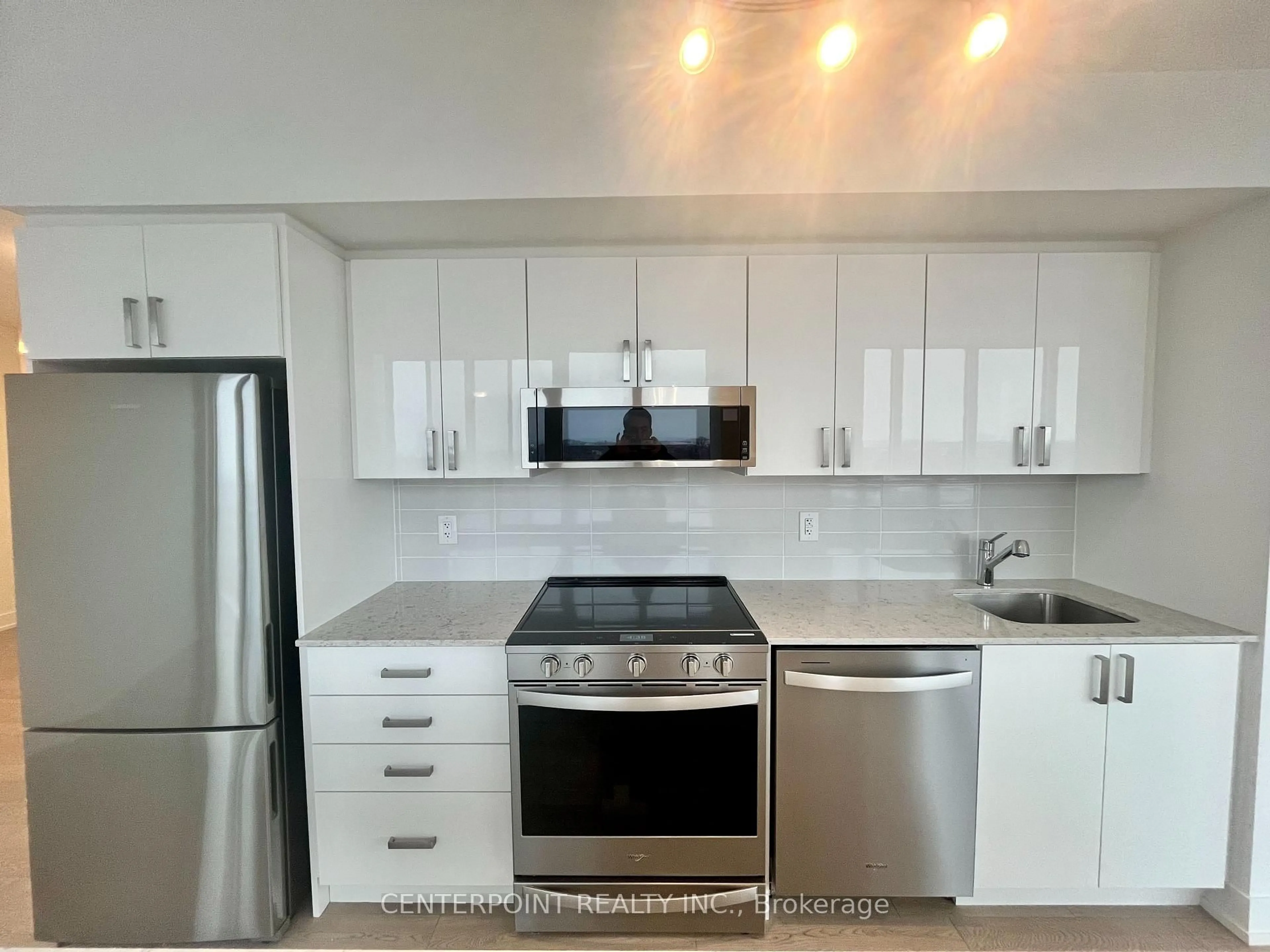 Standard kitchen, unknown for 1063 Douglas McCurdy Common #803, Mississauga Ontario L5G 0C5