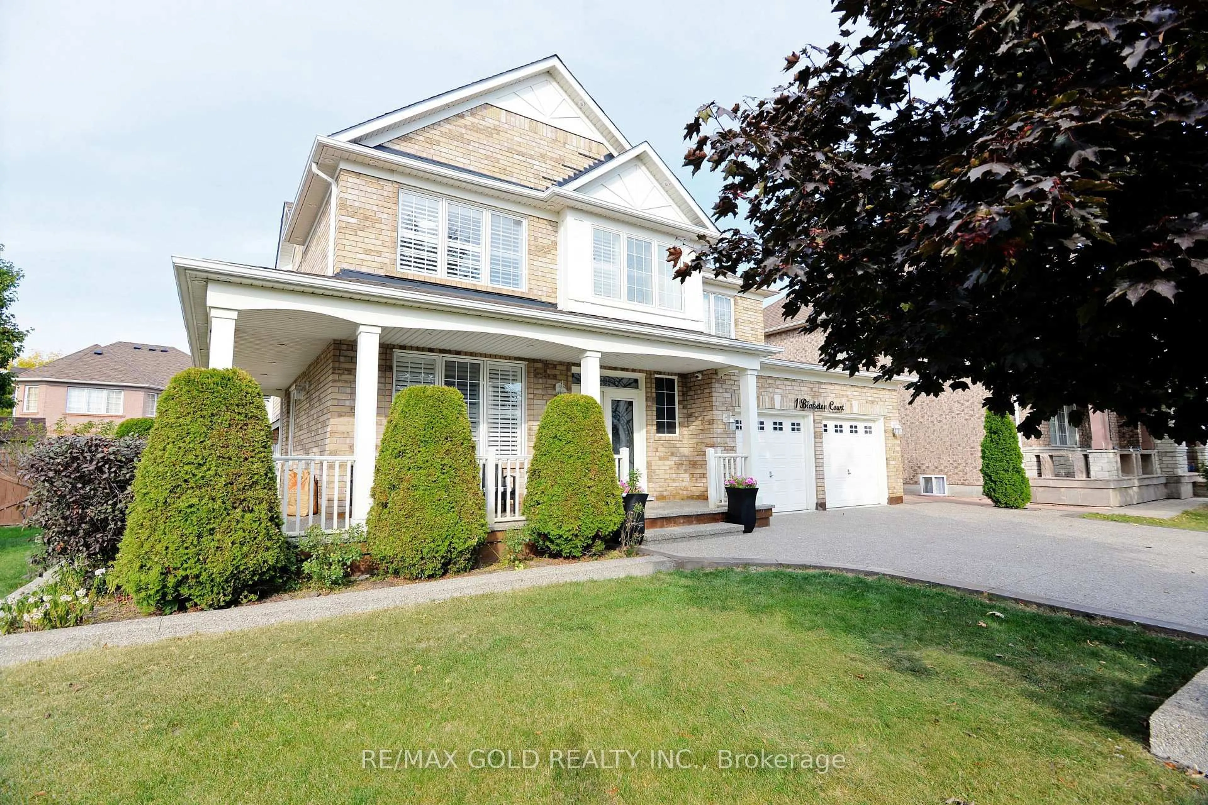 Home with vinyl exterior material, street for 1 Blaketon Crt, Brampton Ontario L6P 1G4