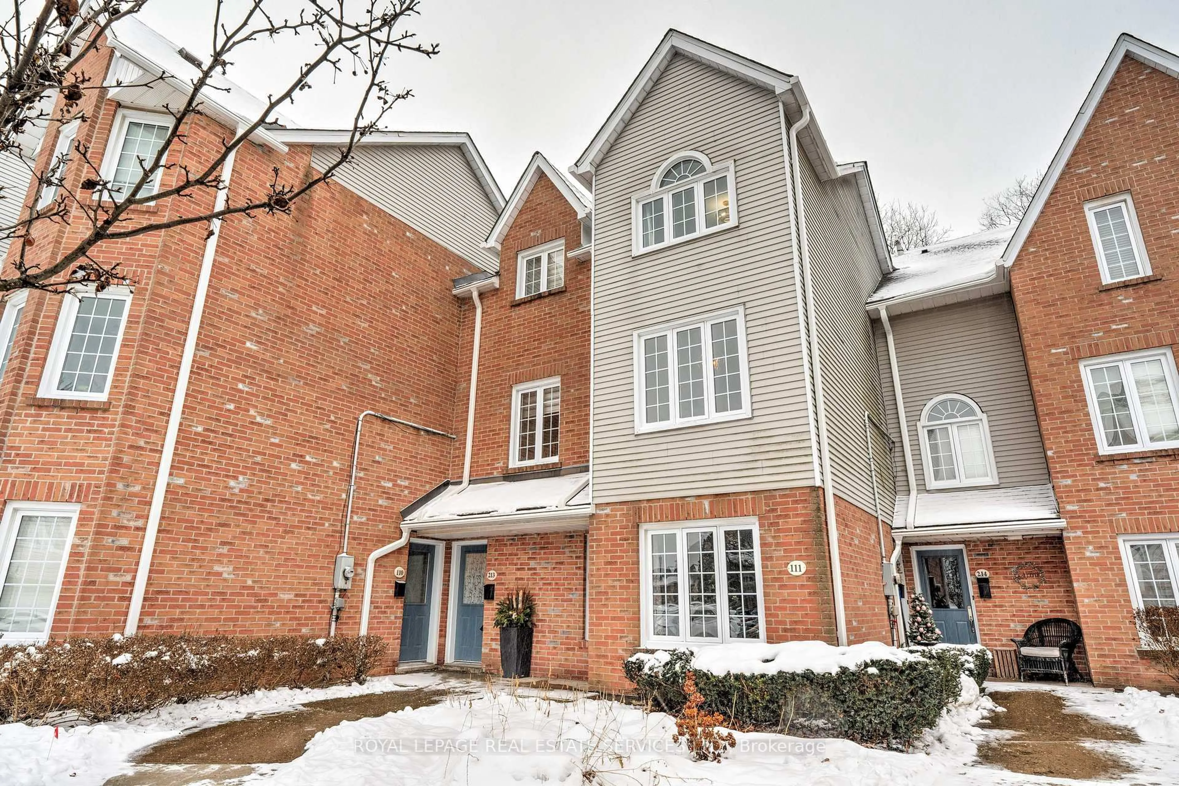 Home with brick exterior material, street for 2110 Cleaver Ave #213, Burlington Ontario L7M 3Z3