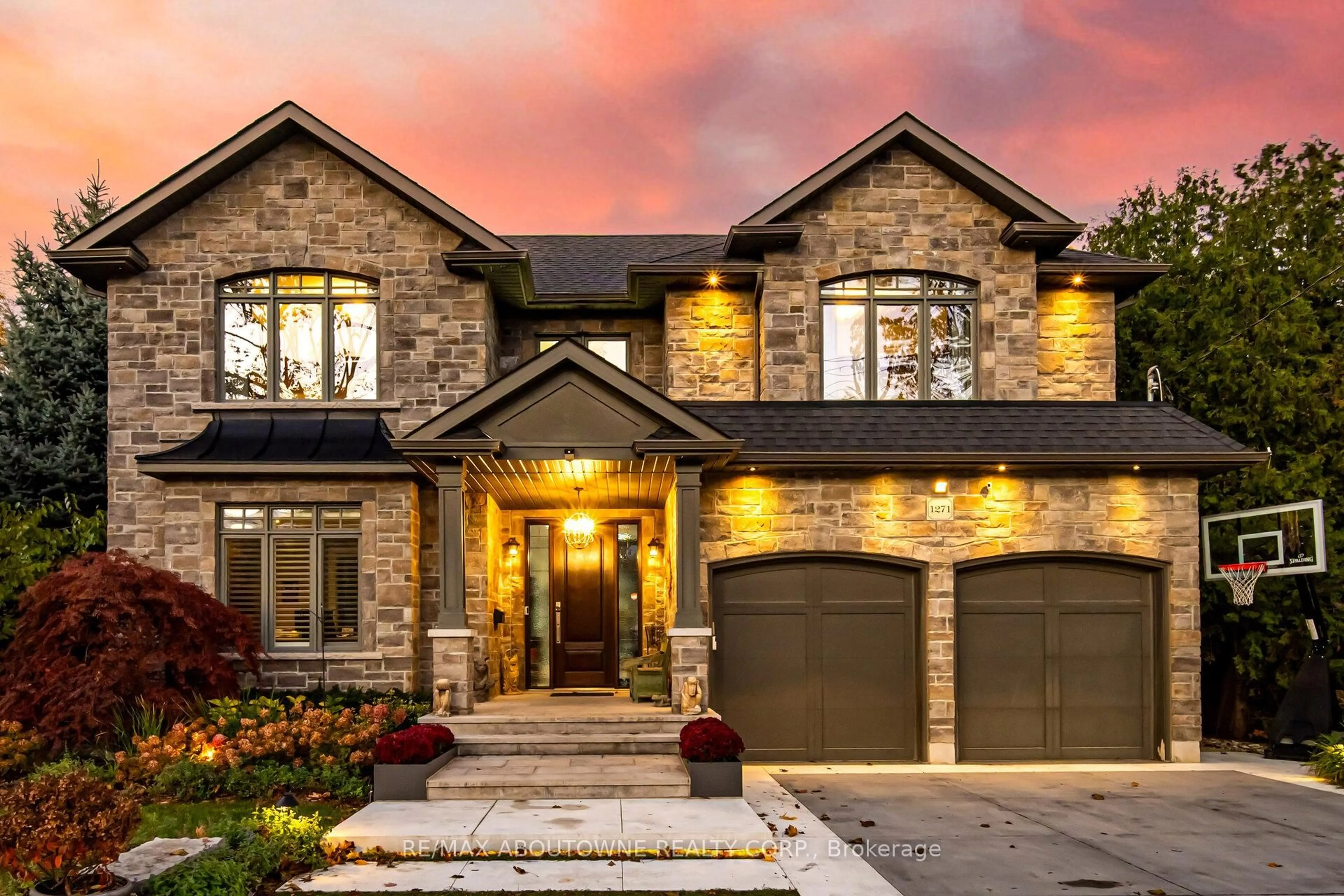 Home with brick exterior material, street for 1271 Mineola Gdns, Mississauga Ontario L5G 3Y5