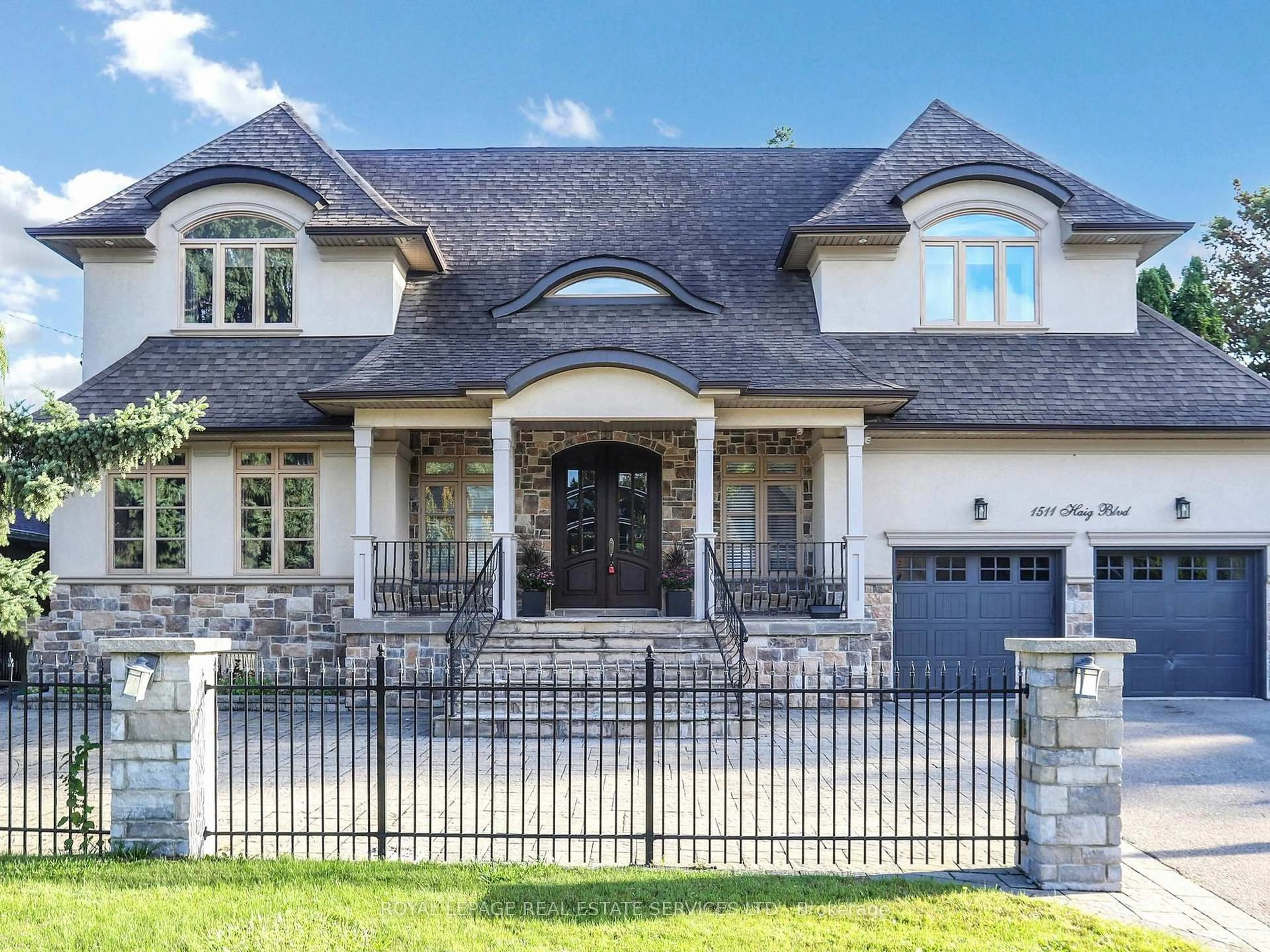 Home with brick exterior material, street for 1511 Haig Blvd, Mississauga Ontario L5E 2N2