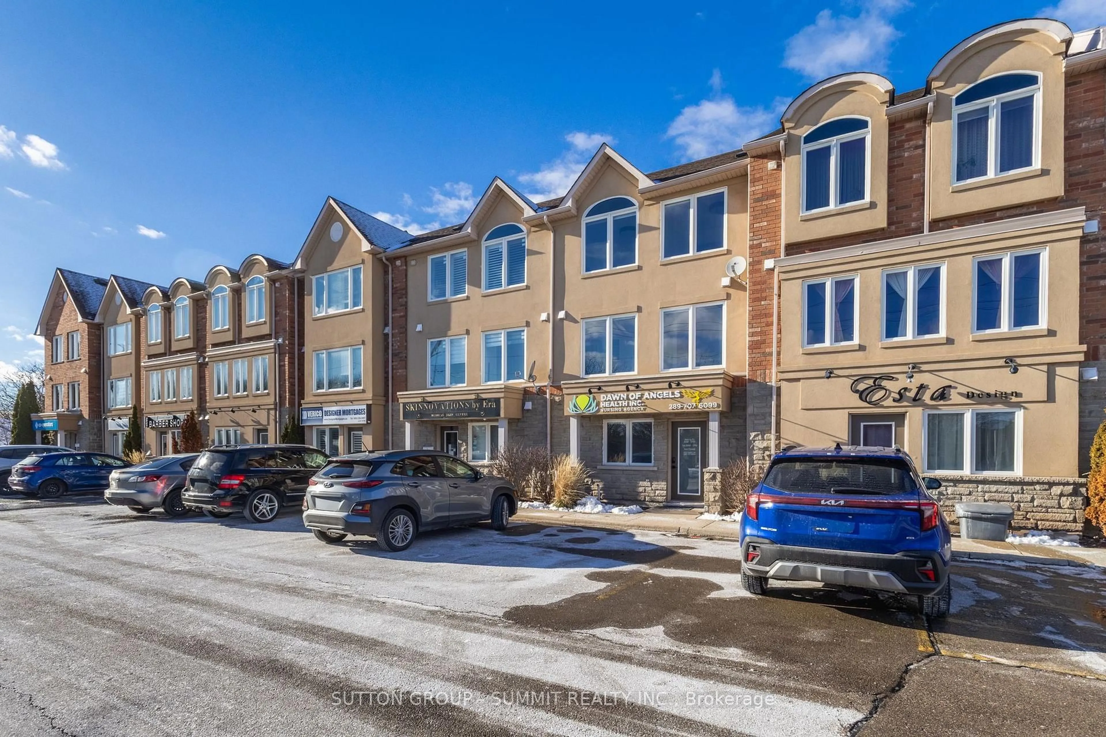 A pic from outside/outdoor area/front of a property/back of a property/a pic from drone, street for 1253 SILVAN FOREST Dr #7, Burlington Ontario L7M 0B7