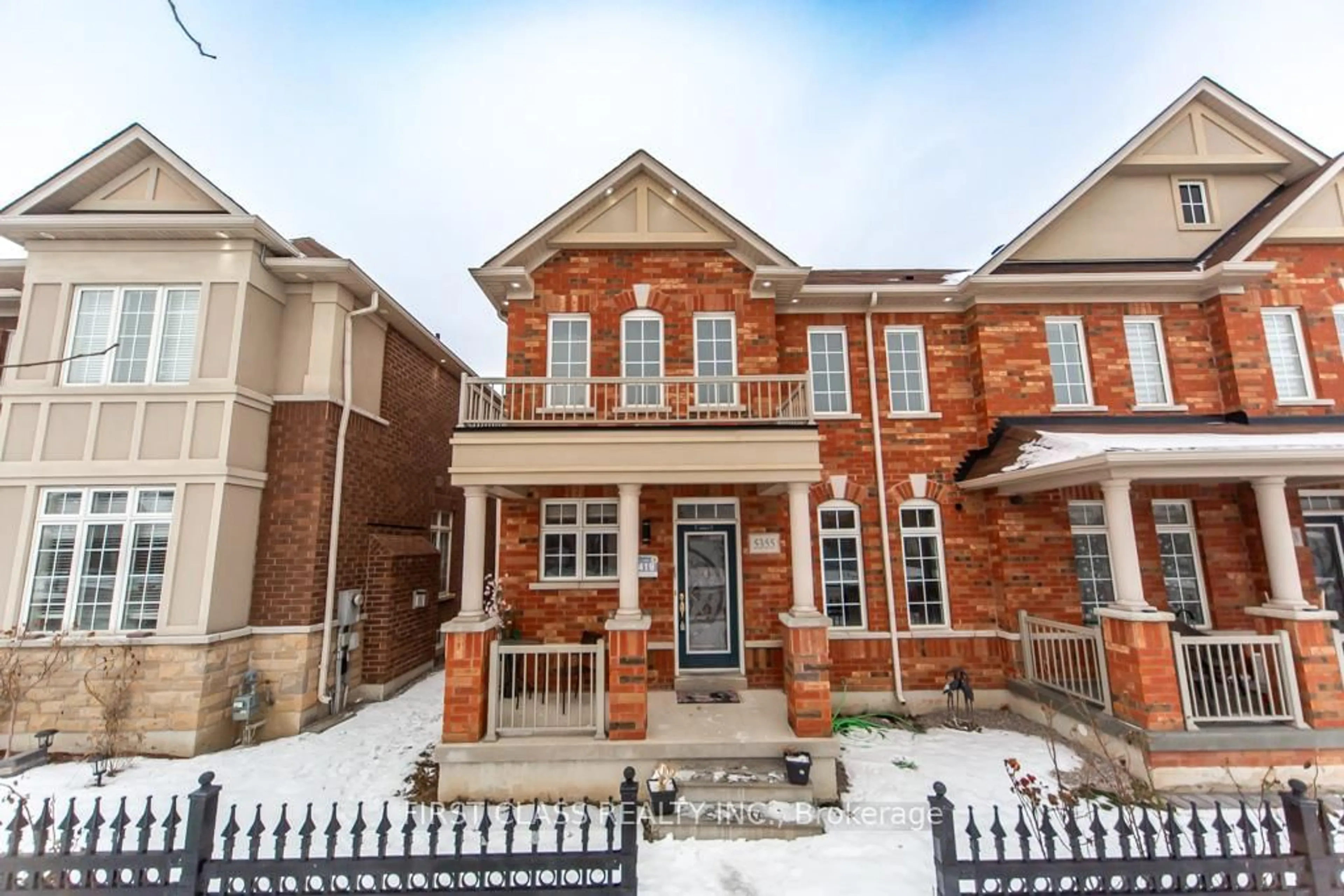 Home with brick exterior material, street for 5355 Tenth Line, Mississauga Ontario L5M 0V8
