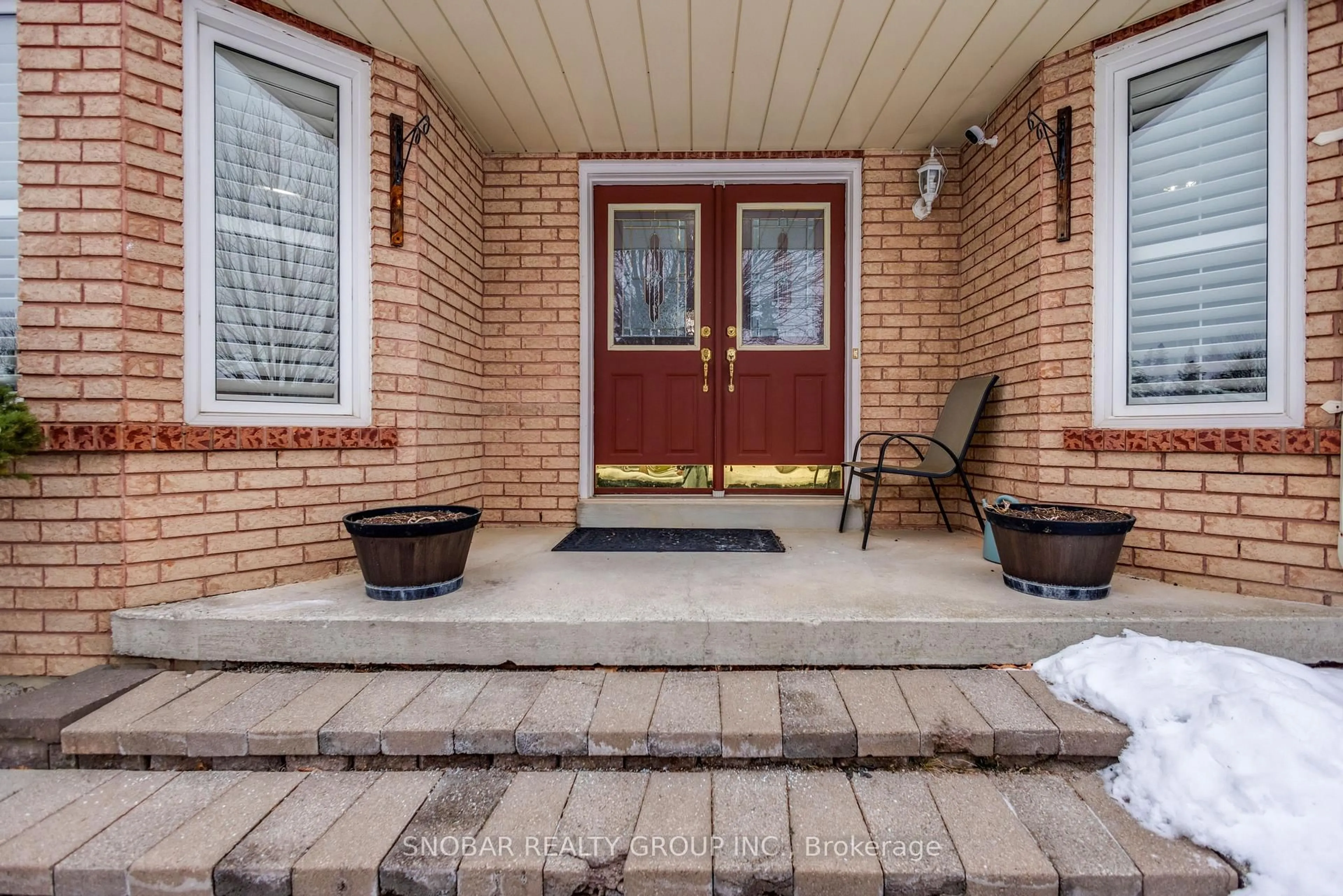 Indoor entryway for 50 Ravenscroft Circ, Brampton Ontario L6Z 4P2
