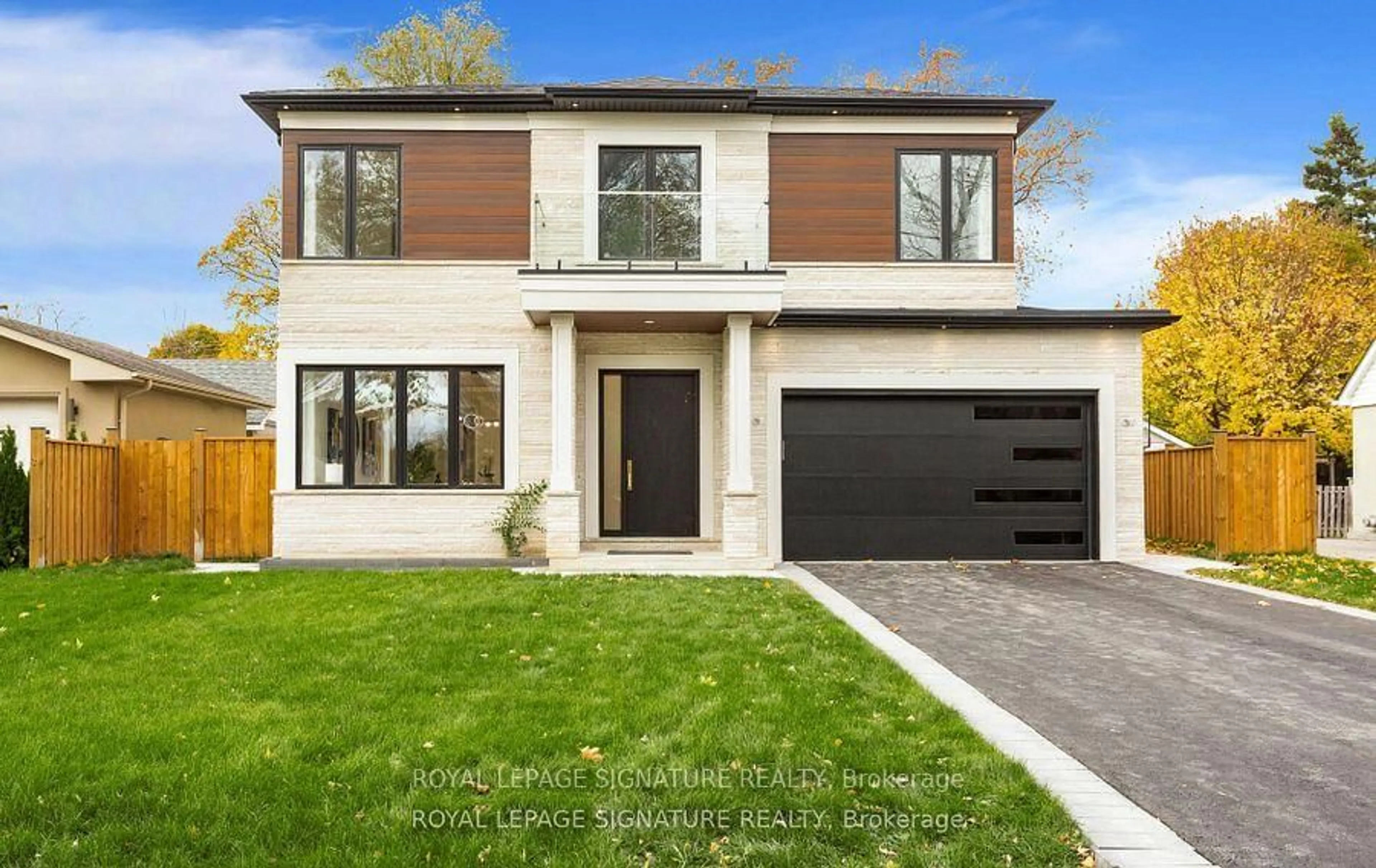 Home with brick exterior material, street for 365 Jumna Ave, Mississauga Ontario L5G 1Y5