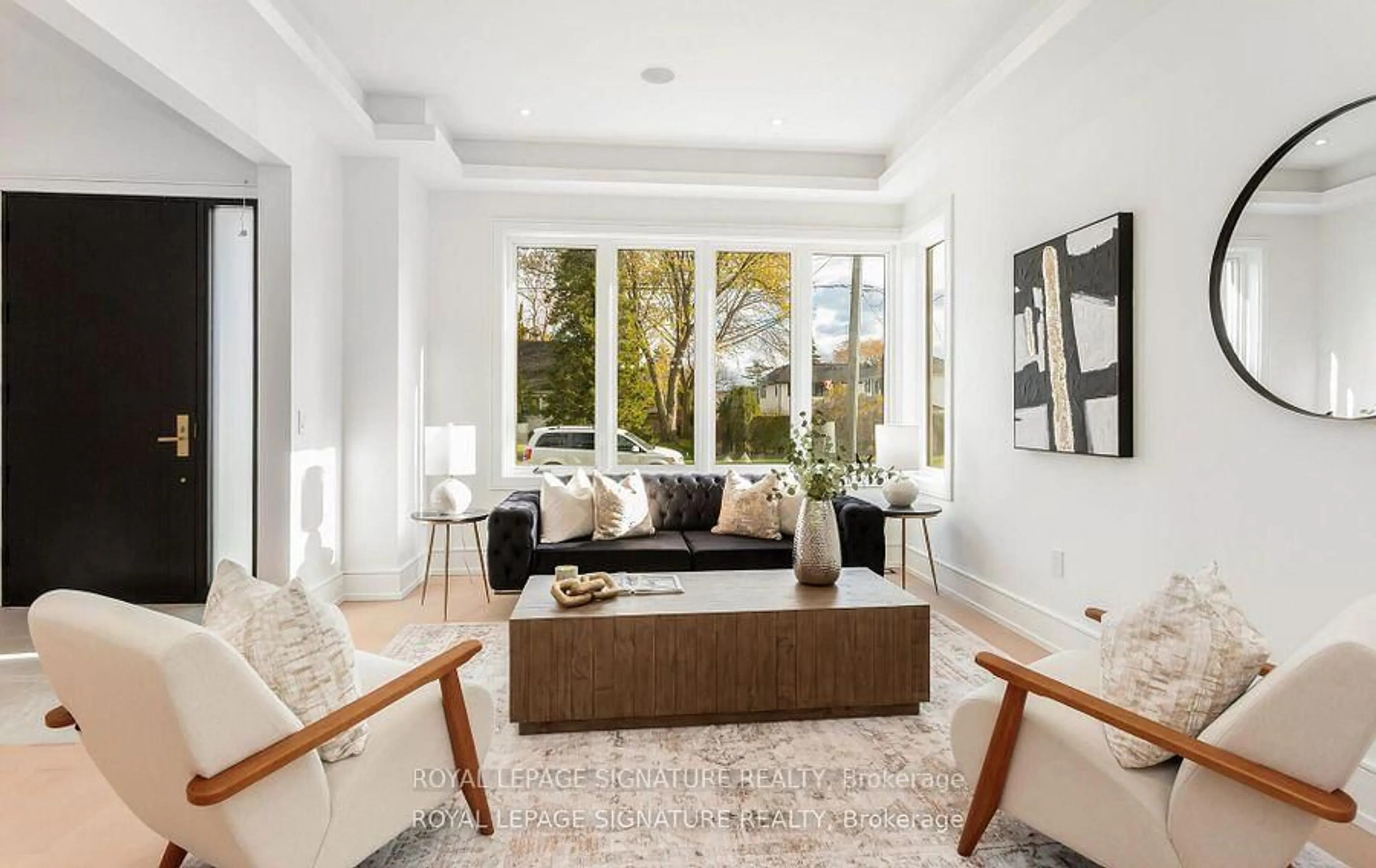 Living room with furniture, unknown for 365 Jumna Ave, Mississauga Ontario L5G 1Y5