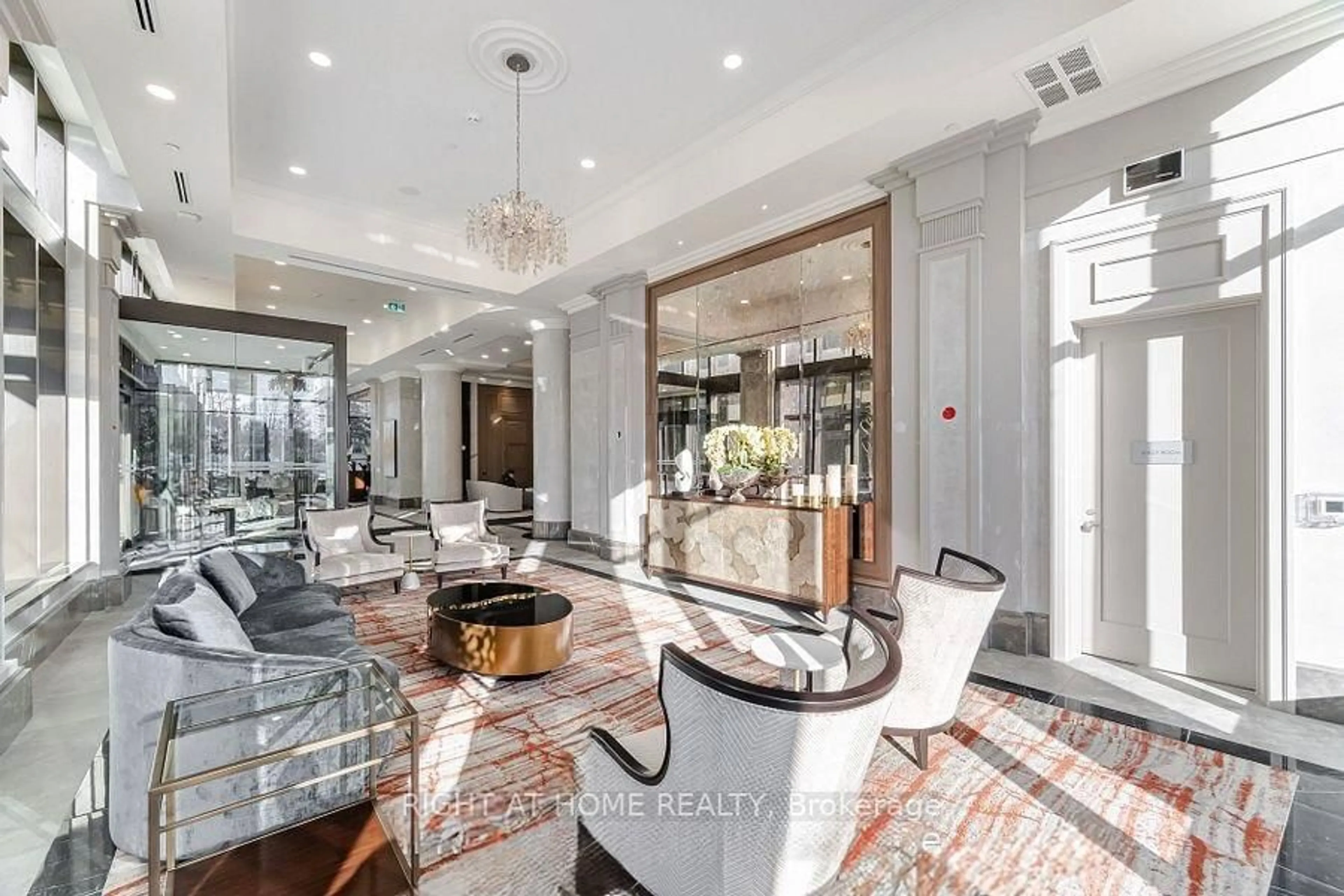 Indoor foyer for 30 Elm St #1807, Mississauga Ontario L5B 0N6