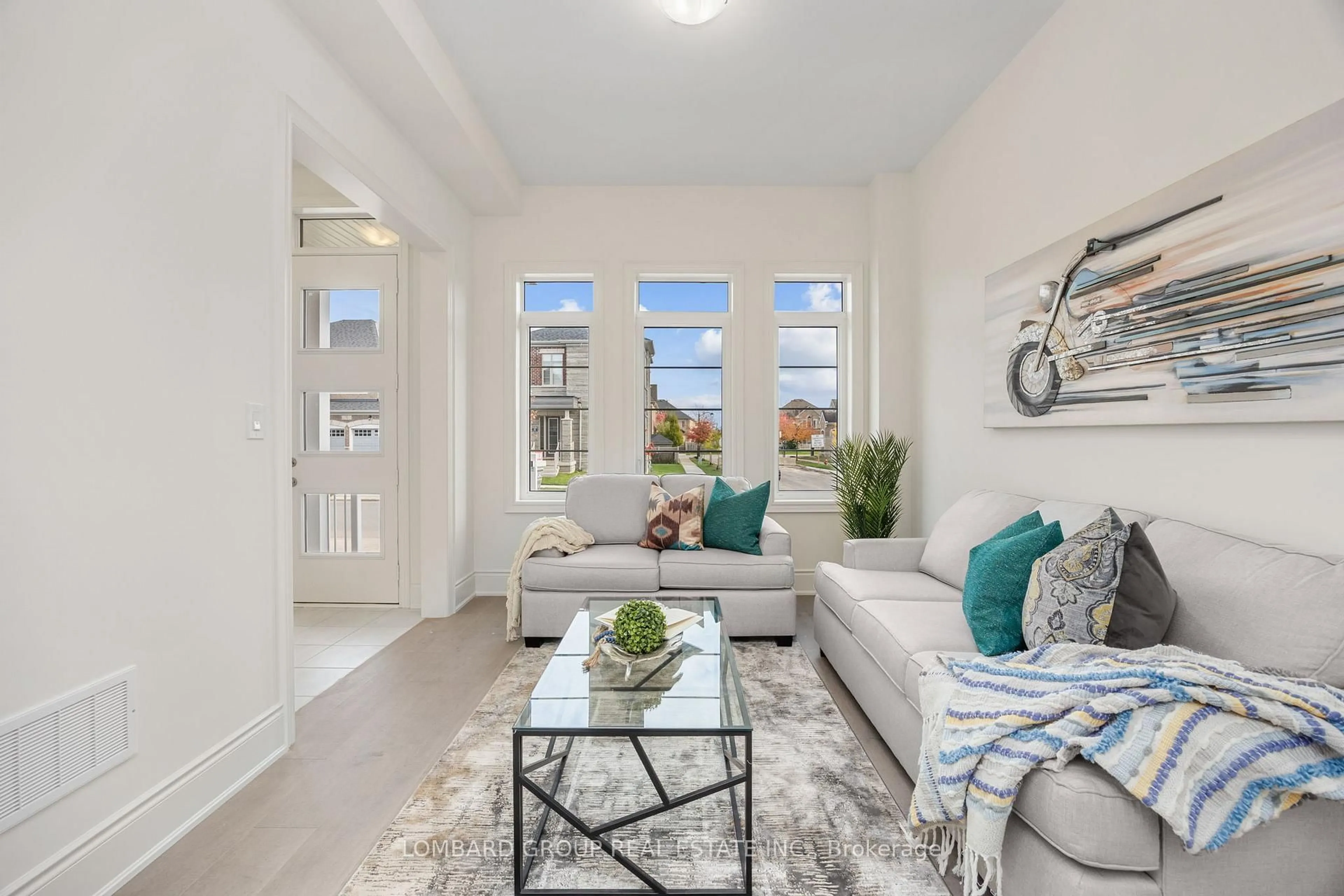 Living room with furniture, ceramic/tile floor for 37 North Park Blvd, Oakville Ontario L6M 0W8