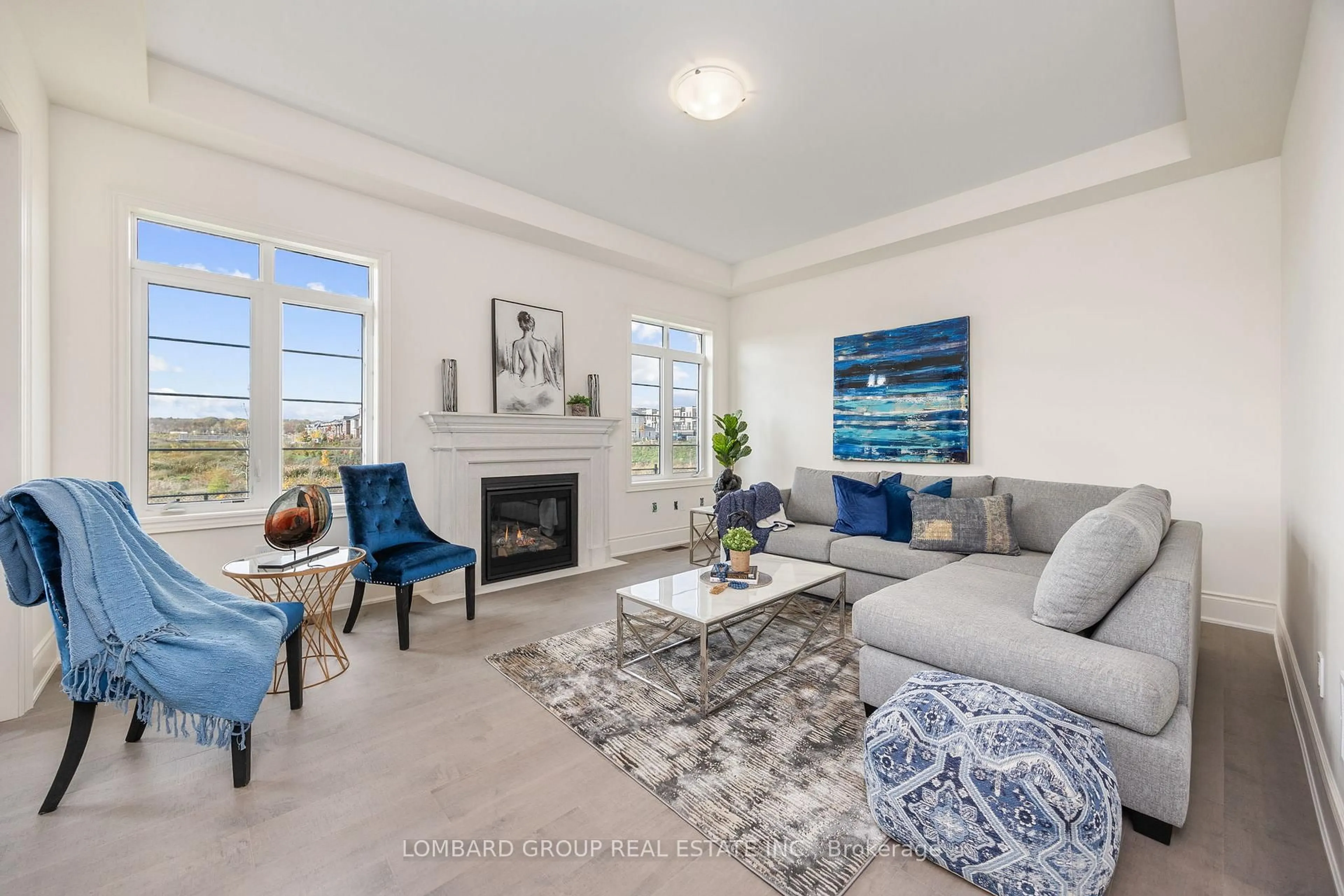 Living room with furniture, unknown for 37 North Park Blvd, Oakville Ontario L6M 0W8