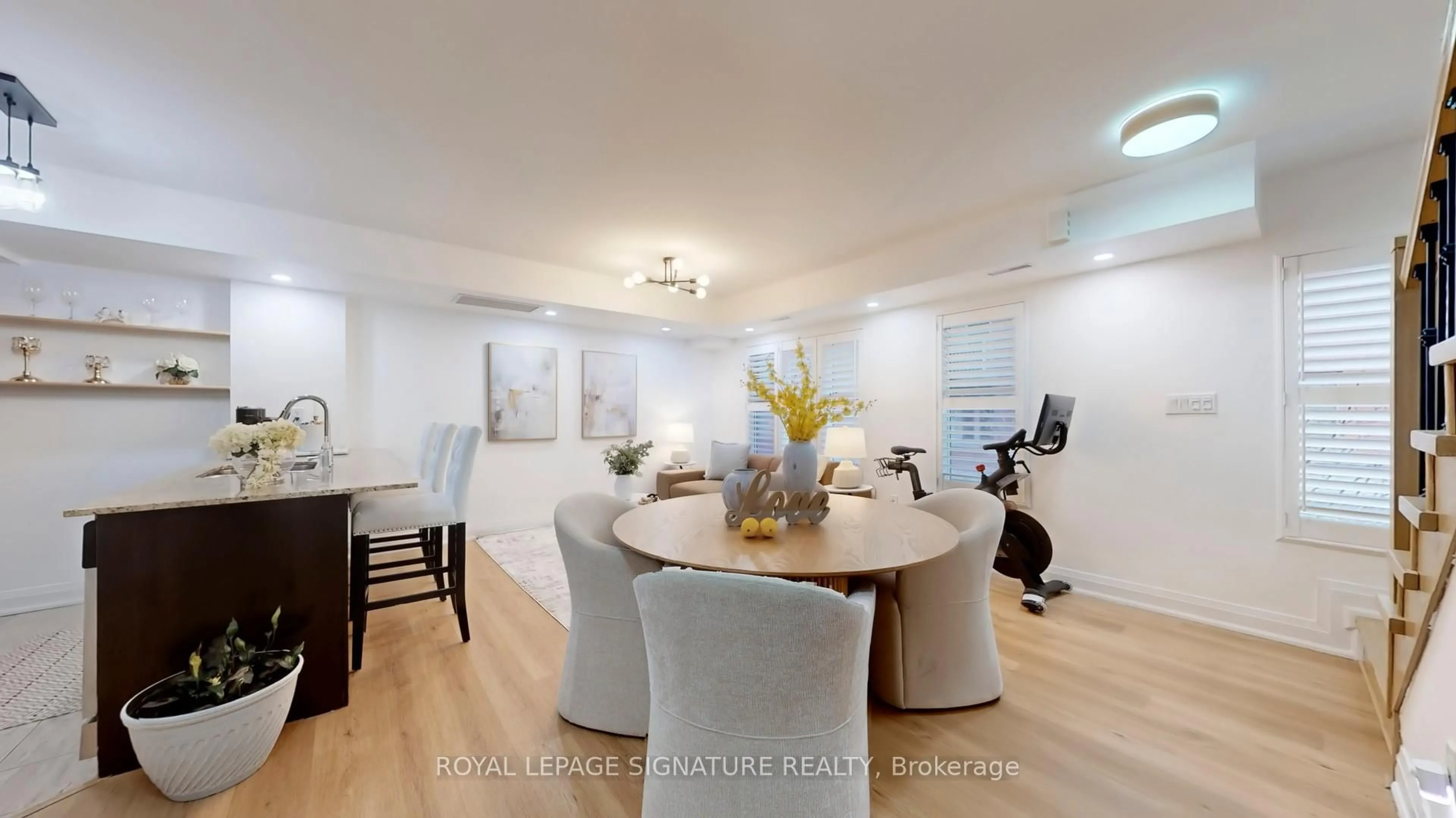 Dining room, unknown for 25 Turntable Cres #226, Toronto Ontario M6H 4K8