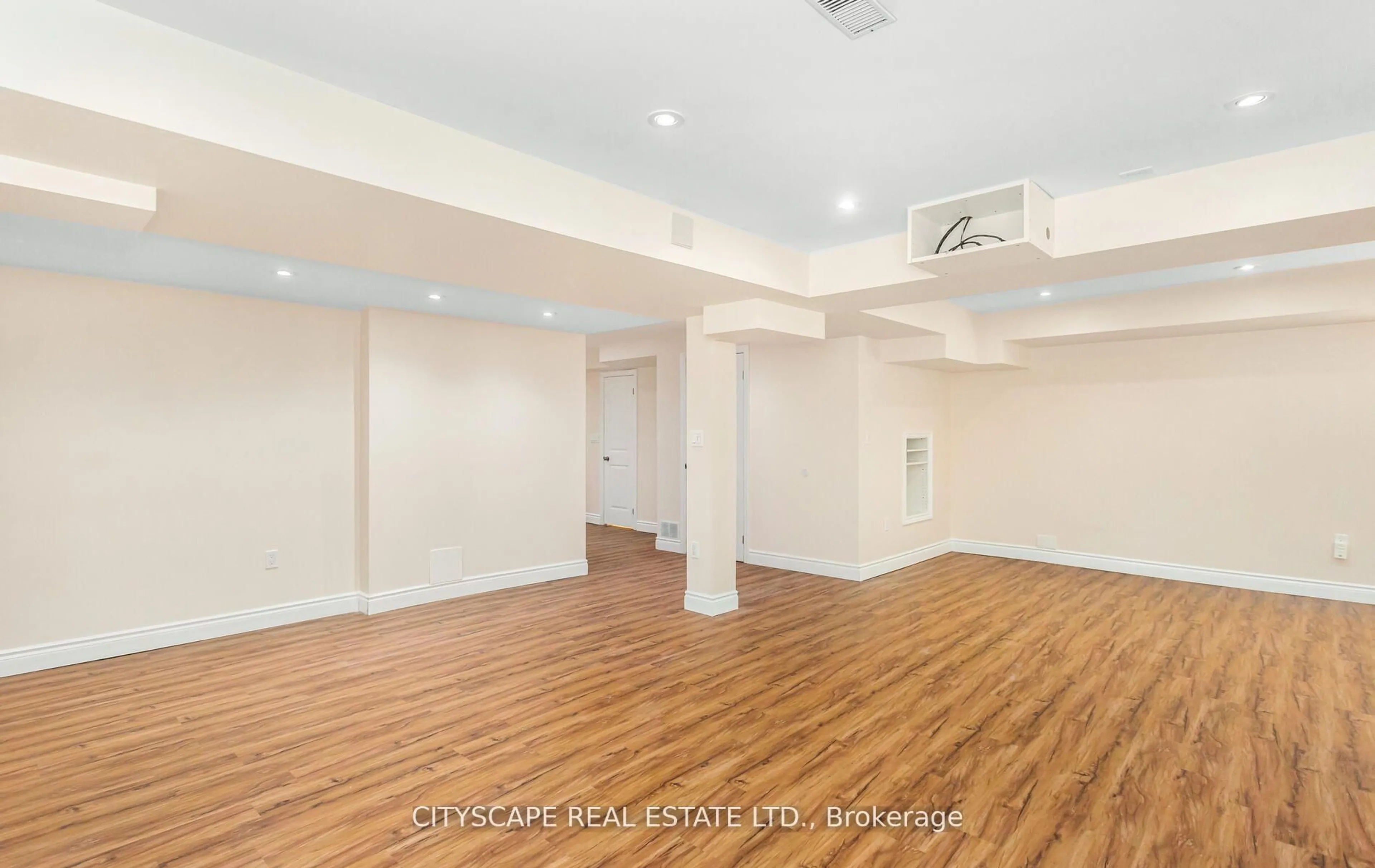 Unknown for 194 Tawny Cres, Oakville Ontario L6L 6T4