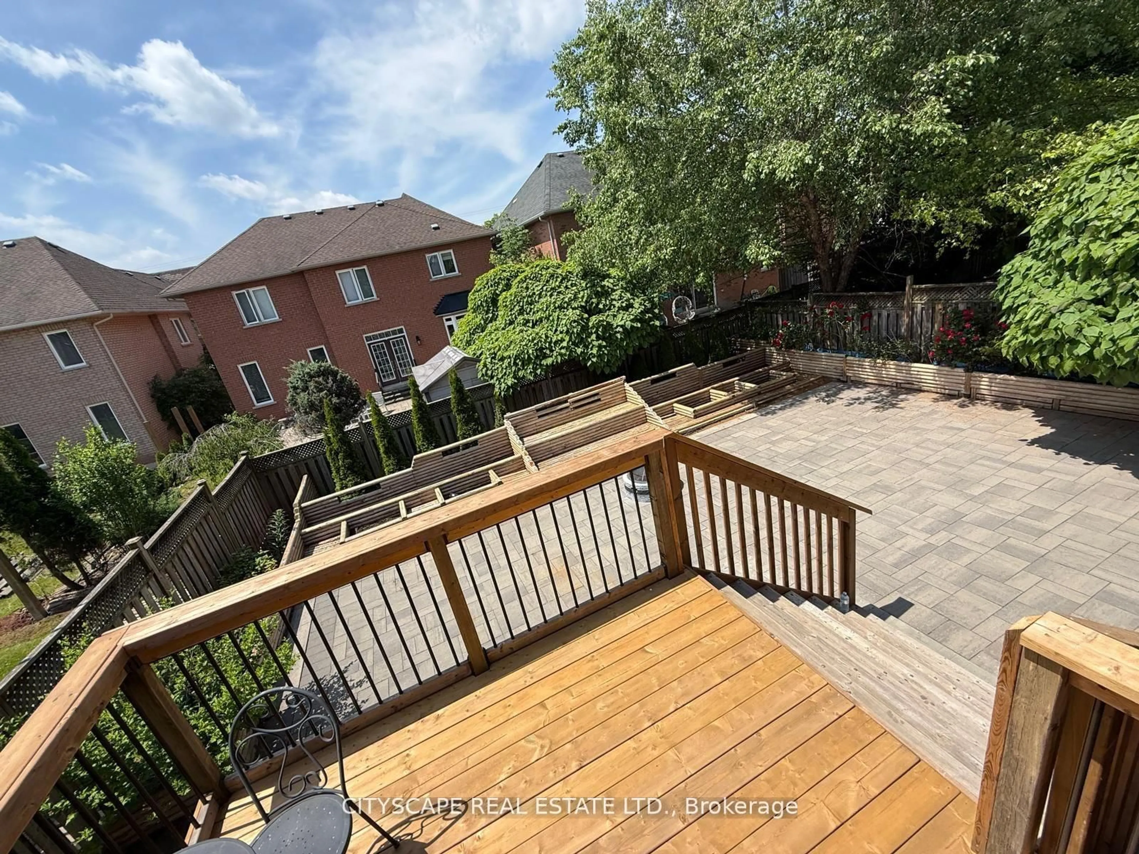 Patio, unknown for 194 Tawny Cres, Oakville Ontario L6L 6T4