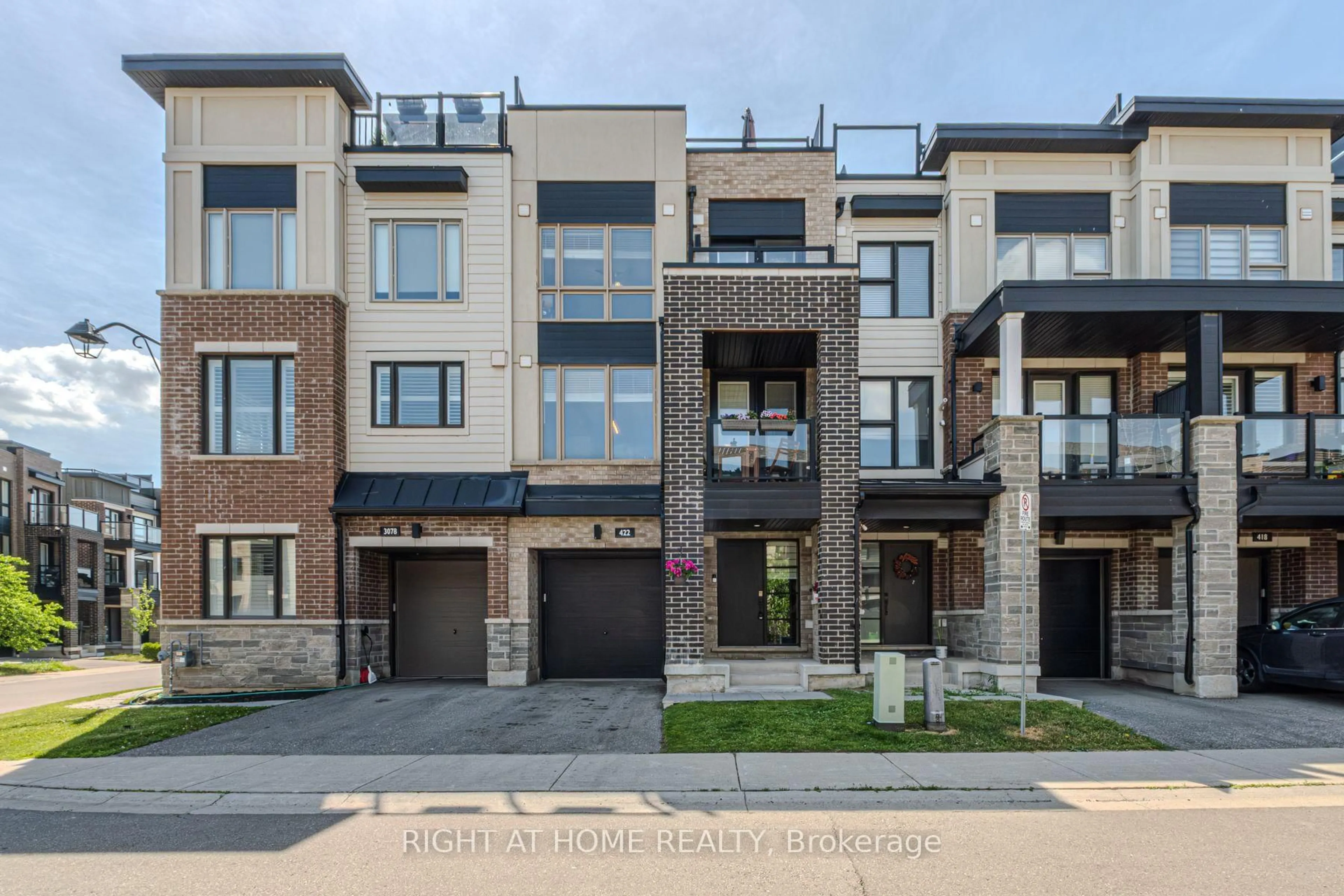 Home with brick exterior material, street for 422 Athabasca Common, Oakville Ontario L6H 0R5