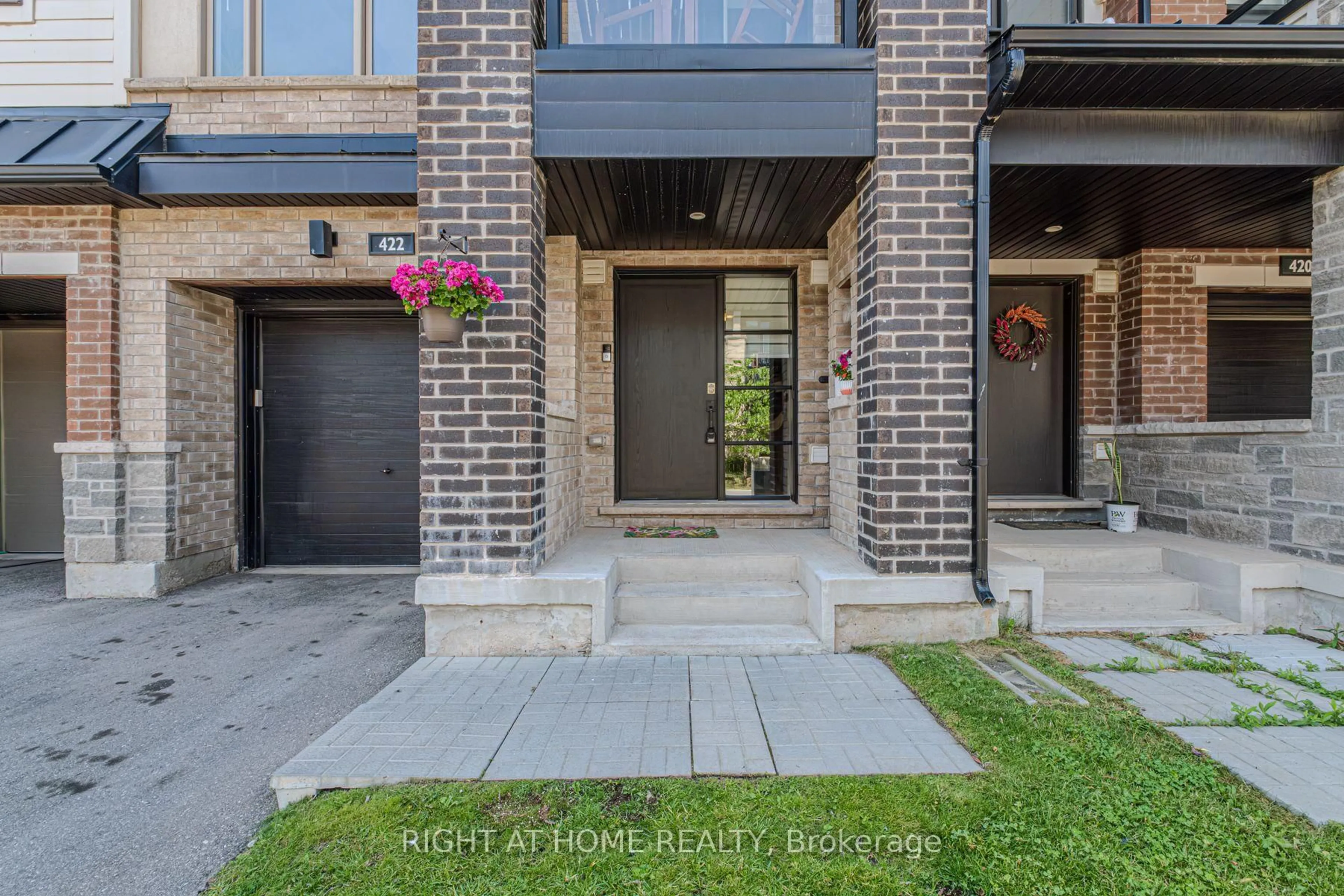 Home with brick exterior material, street for 422 Athabasca Common, Oakville Ontario L6H 0R5
