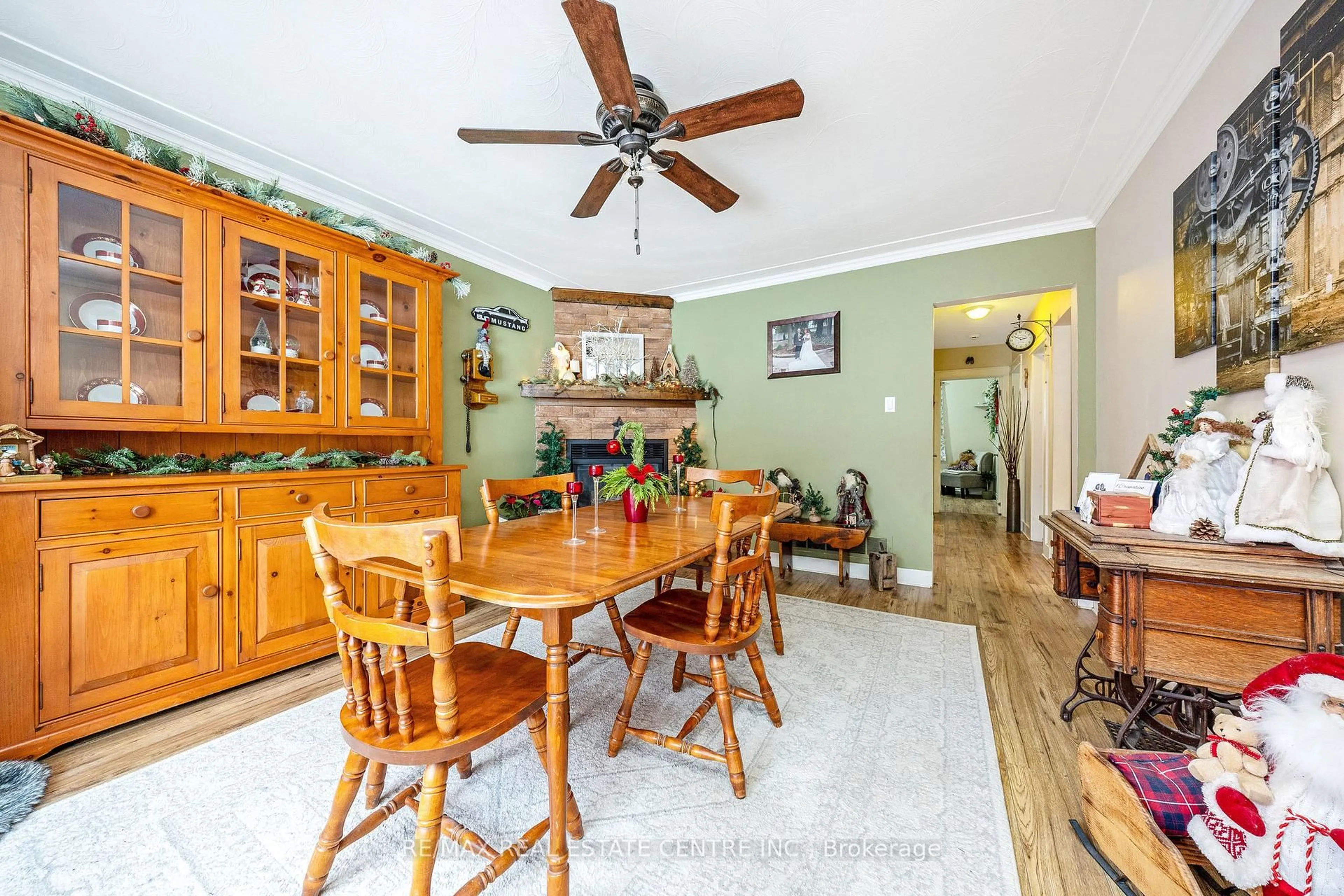 Dining room, unknown for 1320 Bunnell Dr, Burlington Ontario L7P 2E1