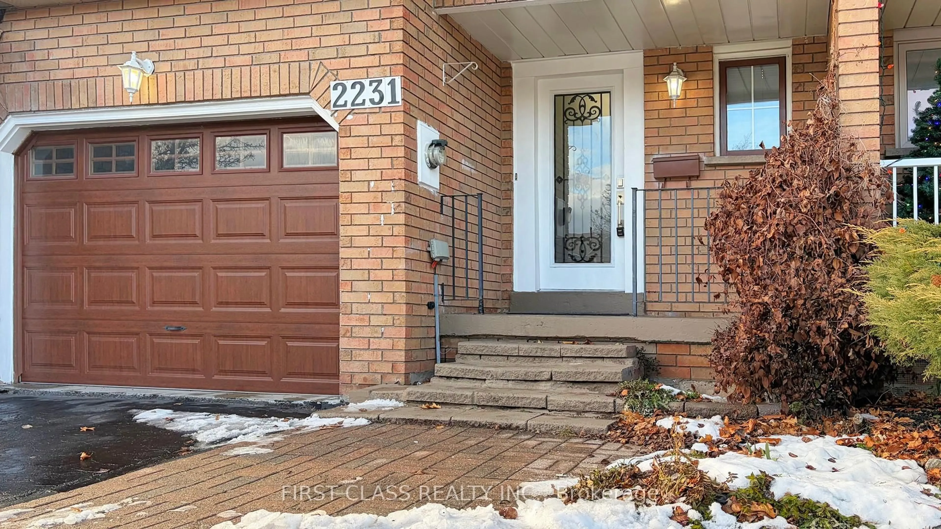 Home with brick exterior material, street for 2231 Shipwright Rd, Oakville Ontario L6M 3E2