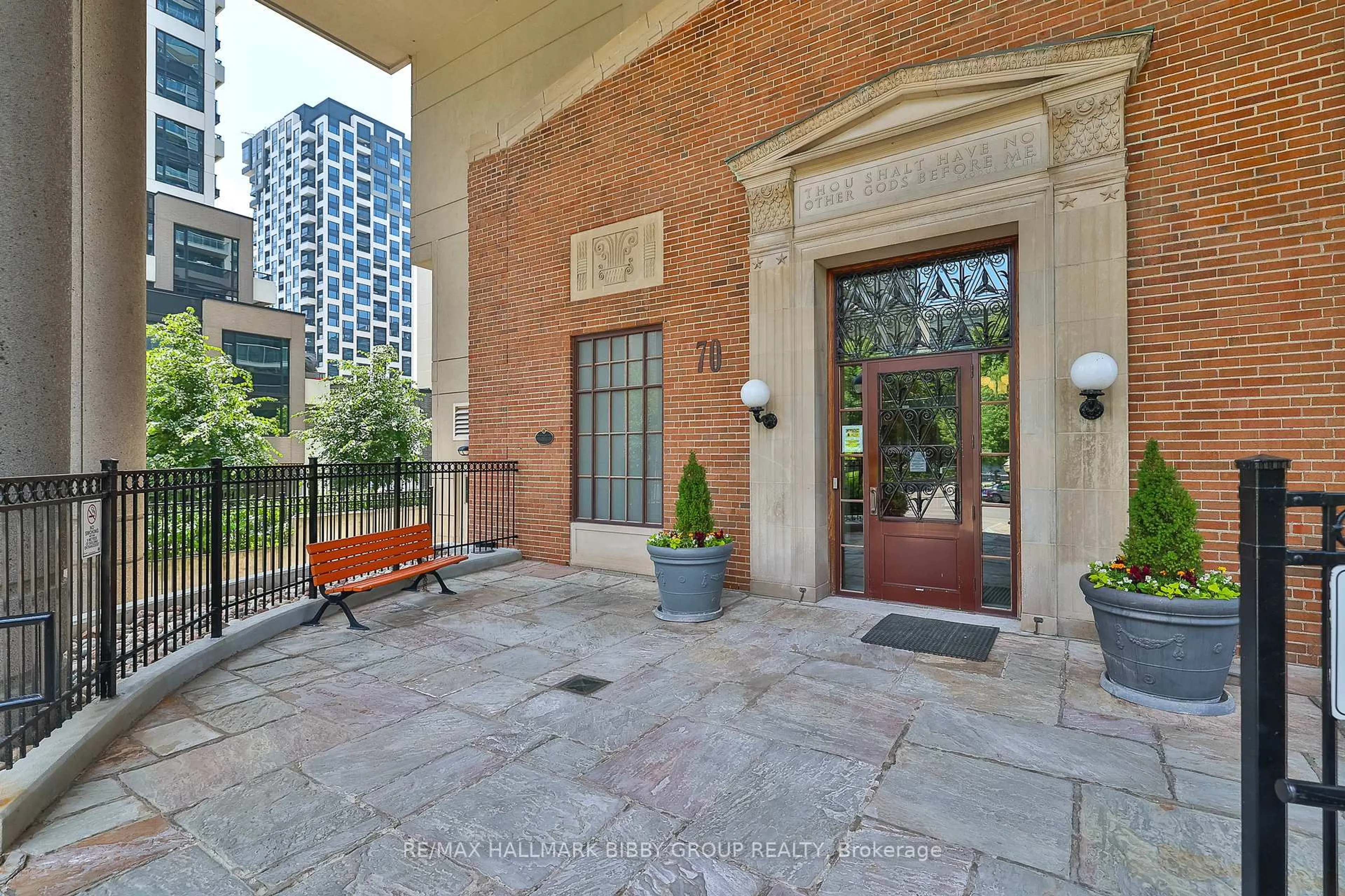 Unknown for 70 High Park Ave #1304, Toronto Ontario M6P 1A1