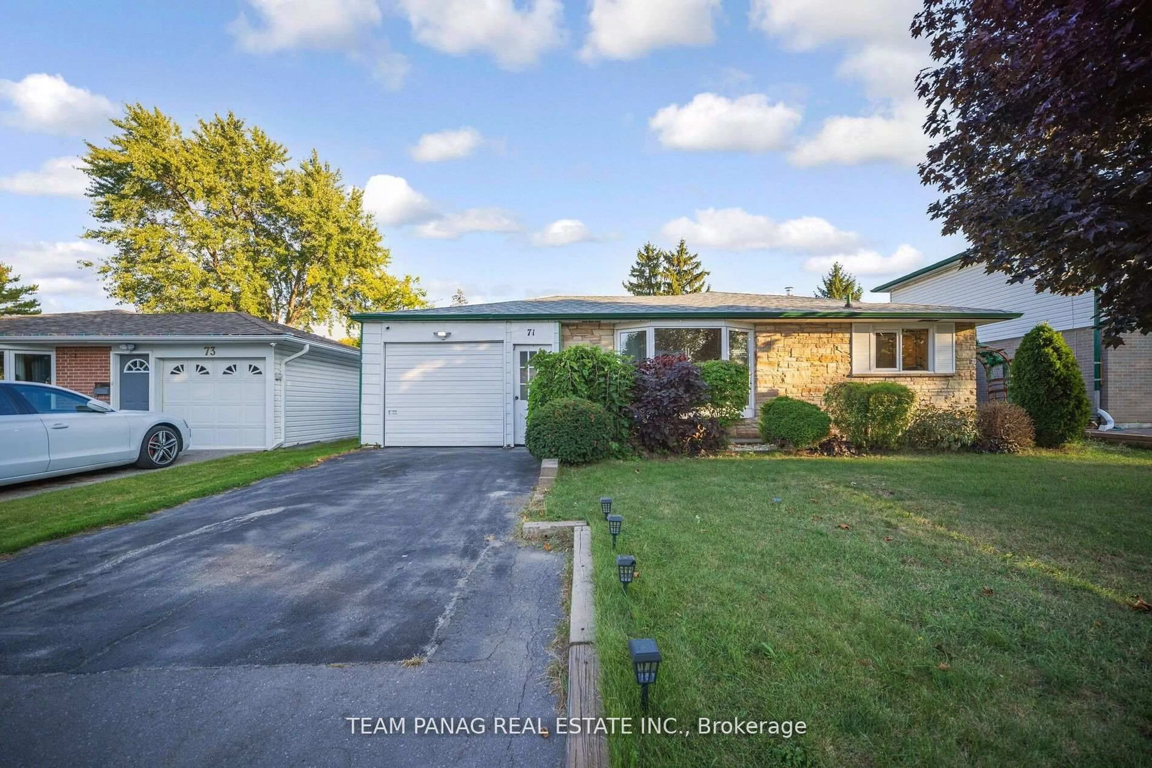 A pic from outside/outdoor area/front of a property/back of a property/a pic from drone, street for 71 Watson Cres, Brampton Ontario L6W 1E5