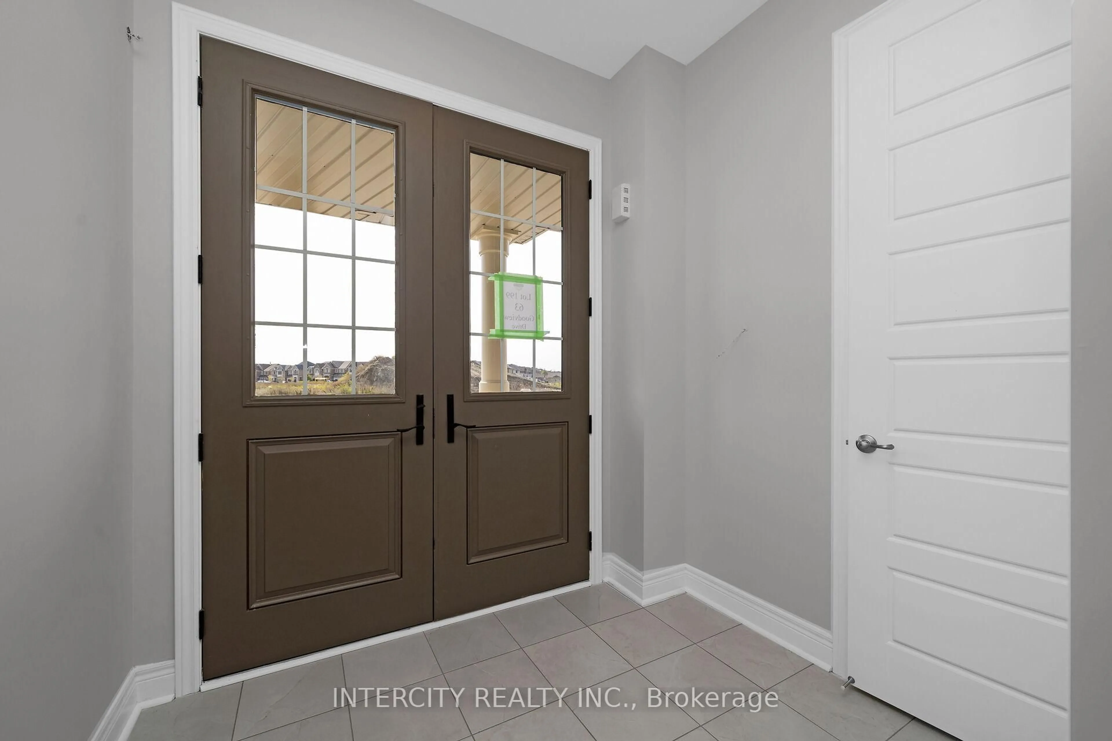 Indoor entryway for 63 Goodview Dr, Brampton Ontario L6R 4C3