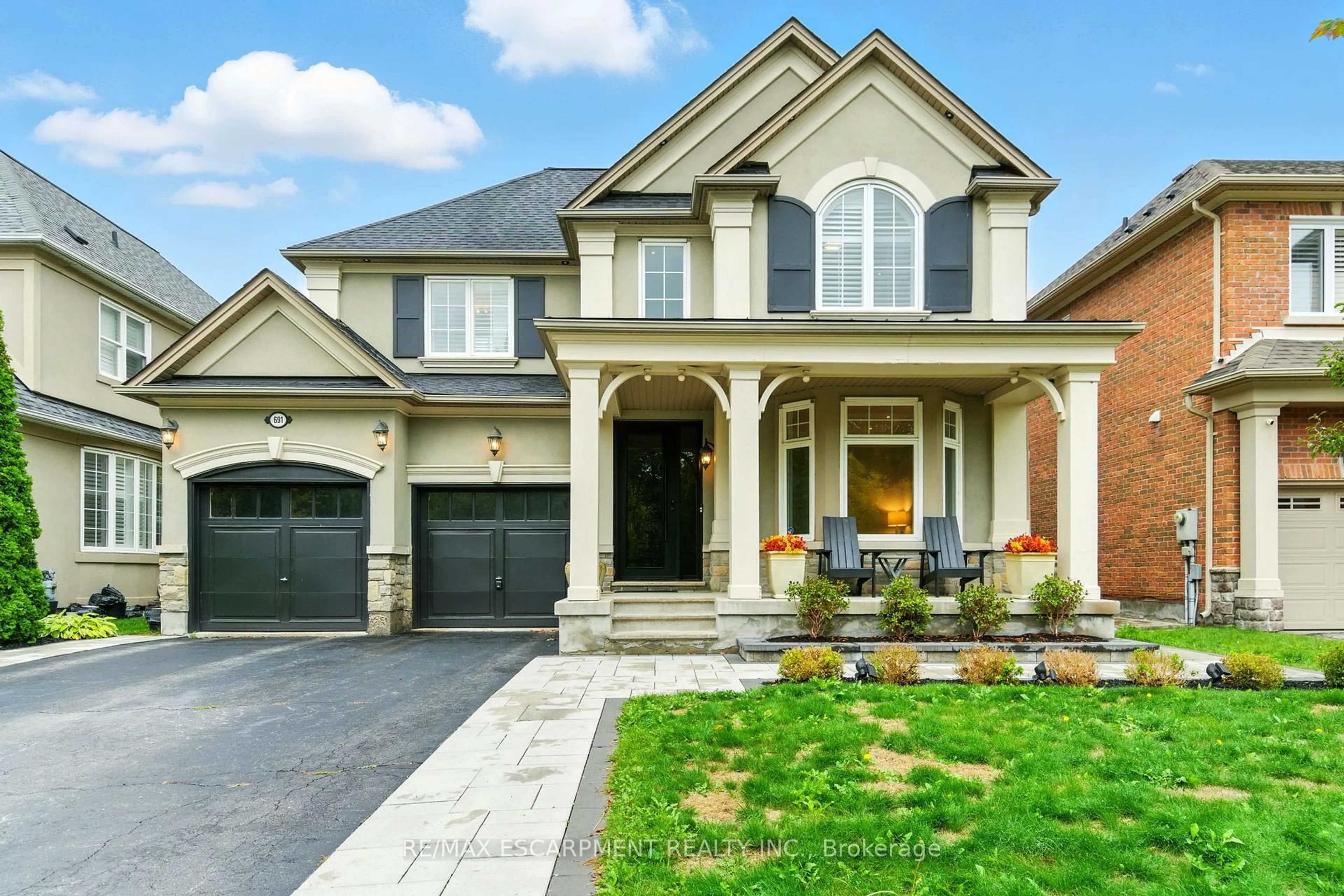 Home with brick exterior material, street for 691 Merlot Crt, Mississauga Ontario L5H 4M4