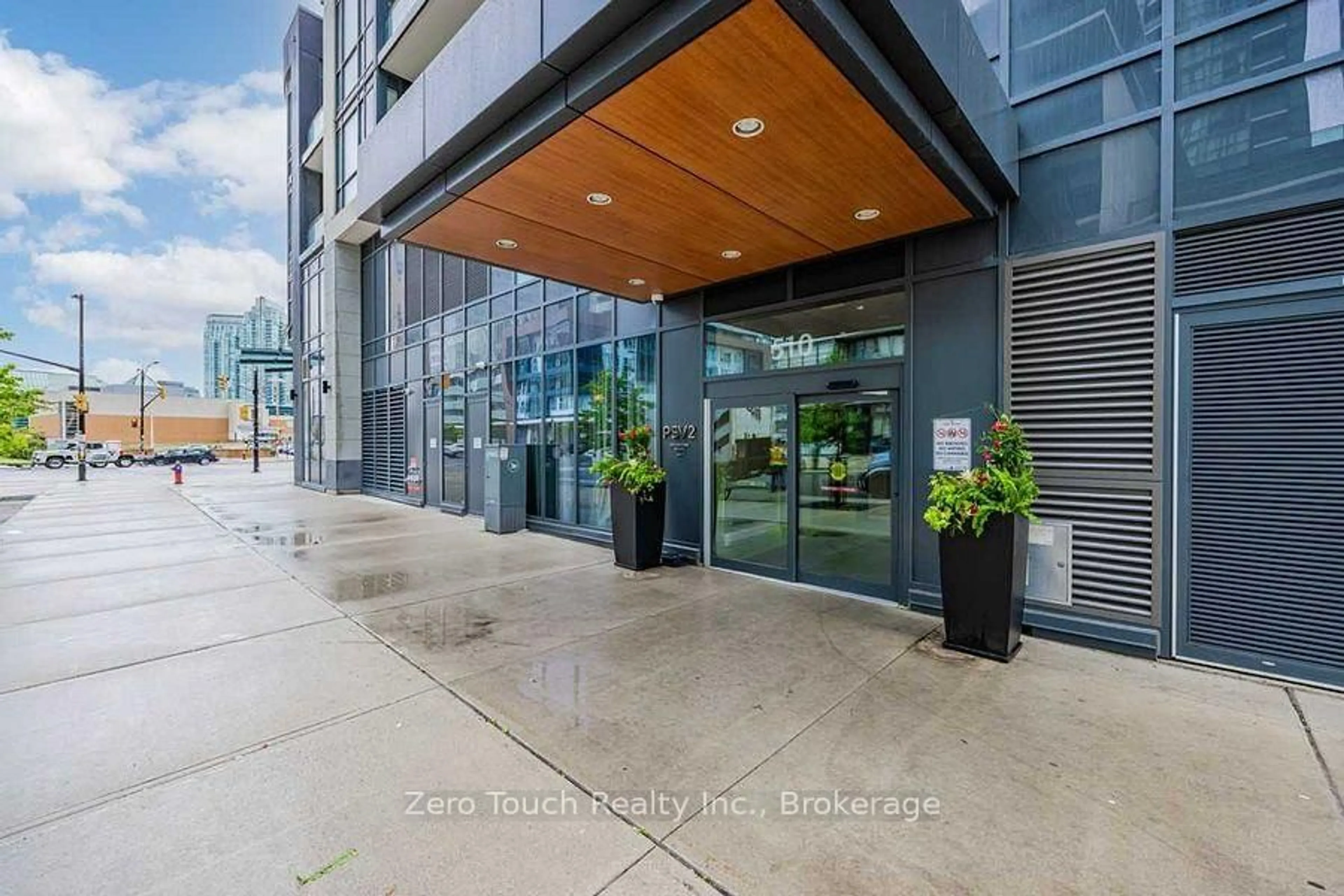 Indoor foyer for 510 Curran Pl #3304, Mississauga Ontario L5B 0J8