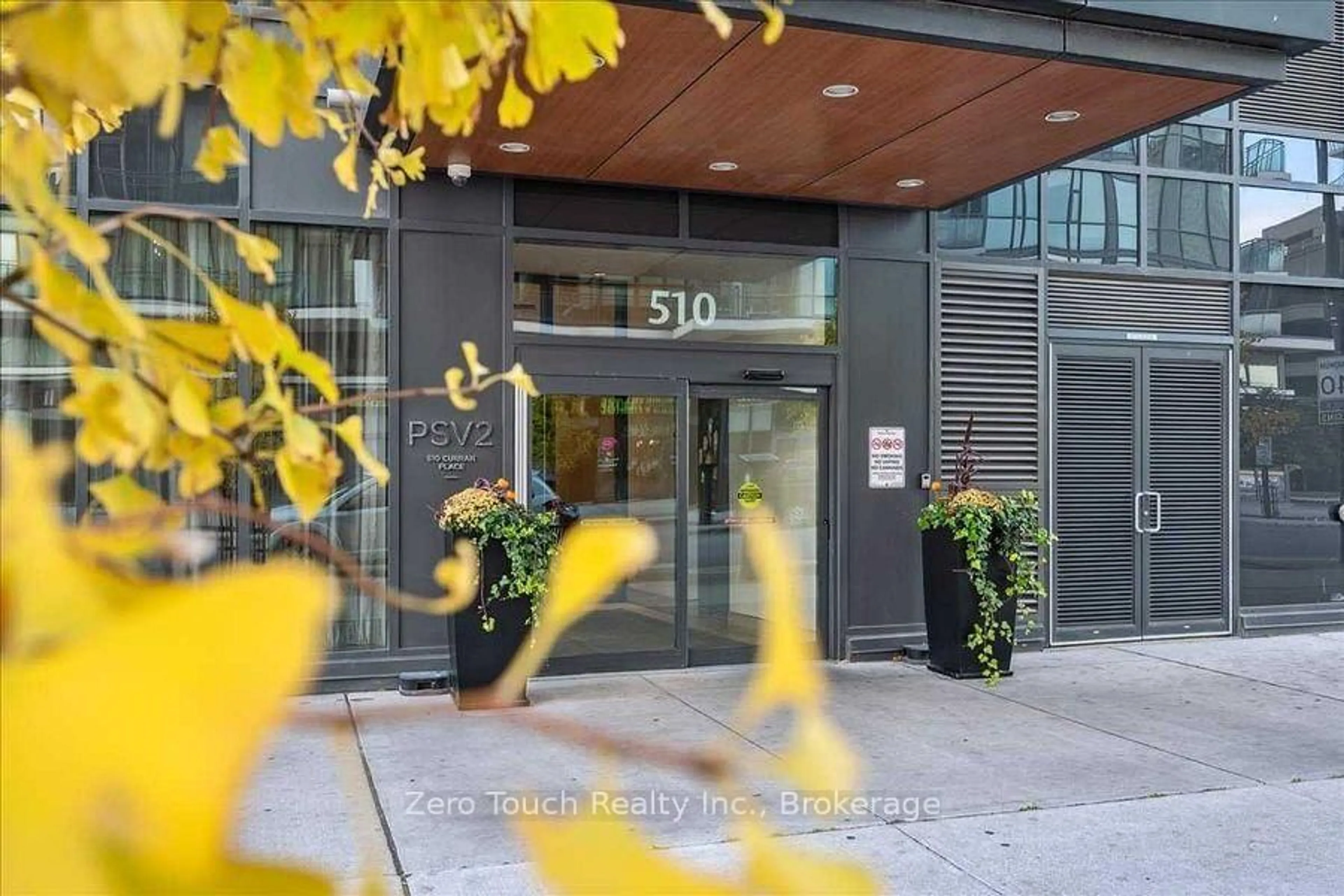 Indoor foyer for 510 Curran Pl #3304, Mississauga Ontario L5B 0J8