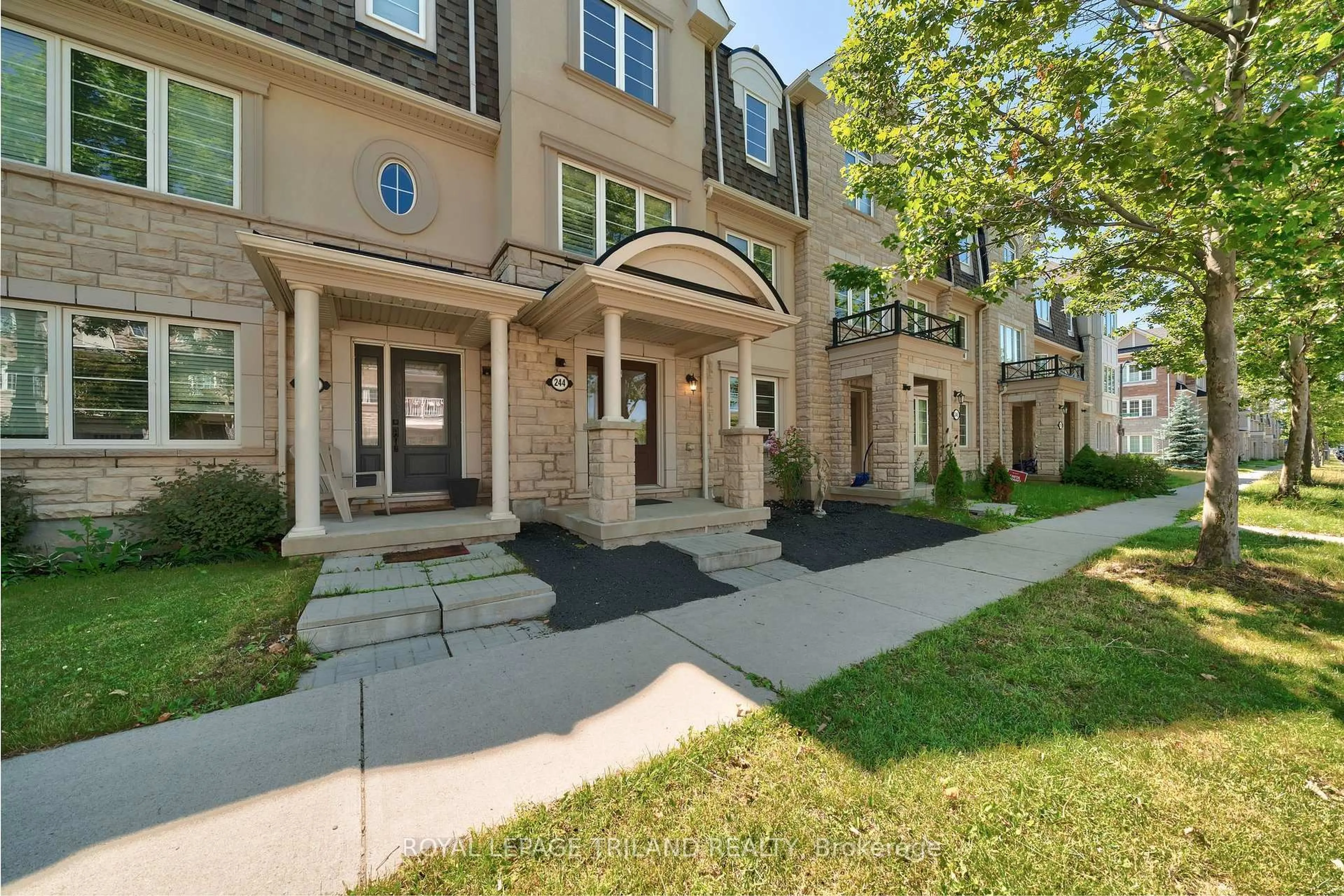 Patio, street for 244 Ellen Davidson Dr, Oakville Ontario L6M 0V2