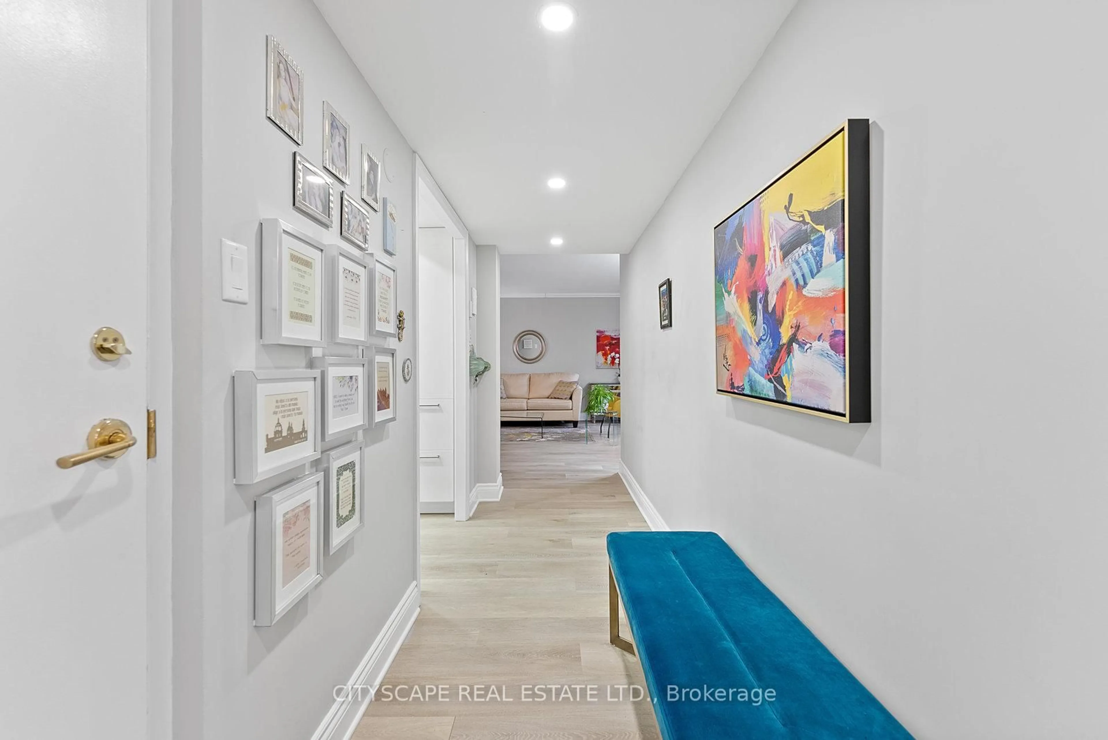 Indoor foyer for 2045 Lake Shore Blvd #202, Toronto Ontario M8V 2Z6