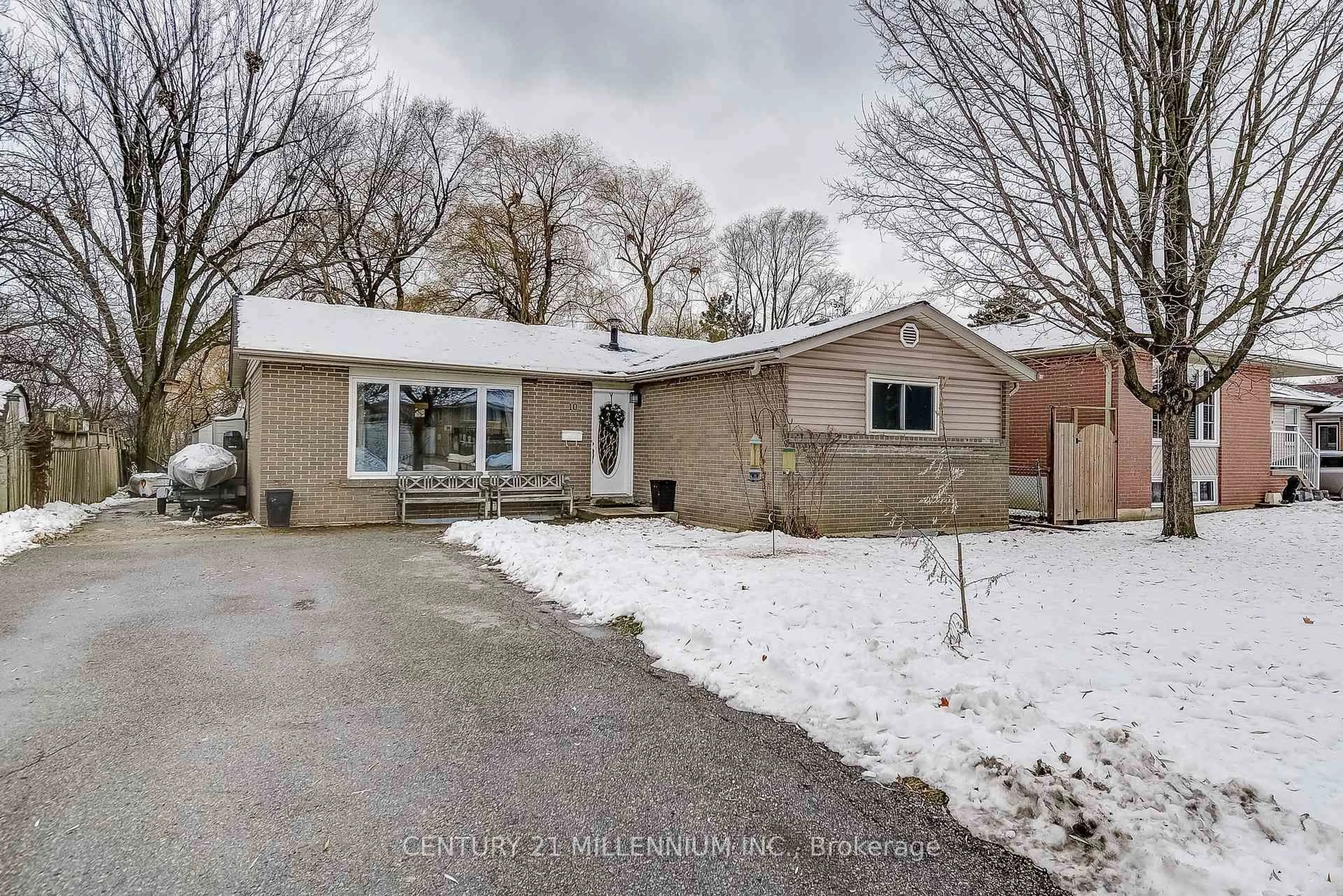 Home with brick exterior material, street for 10 Evesham Cres, Brampton Ontario L6T 3M3